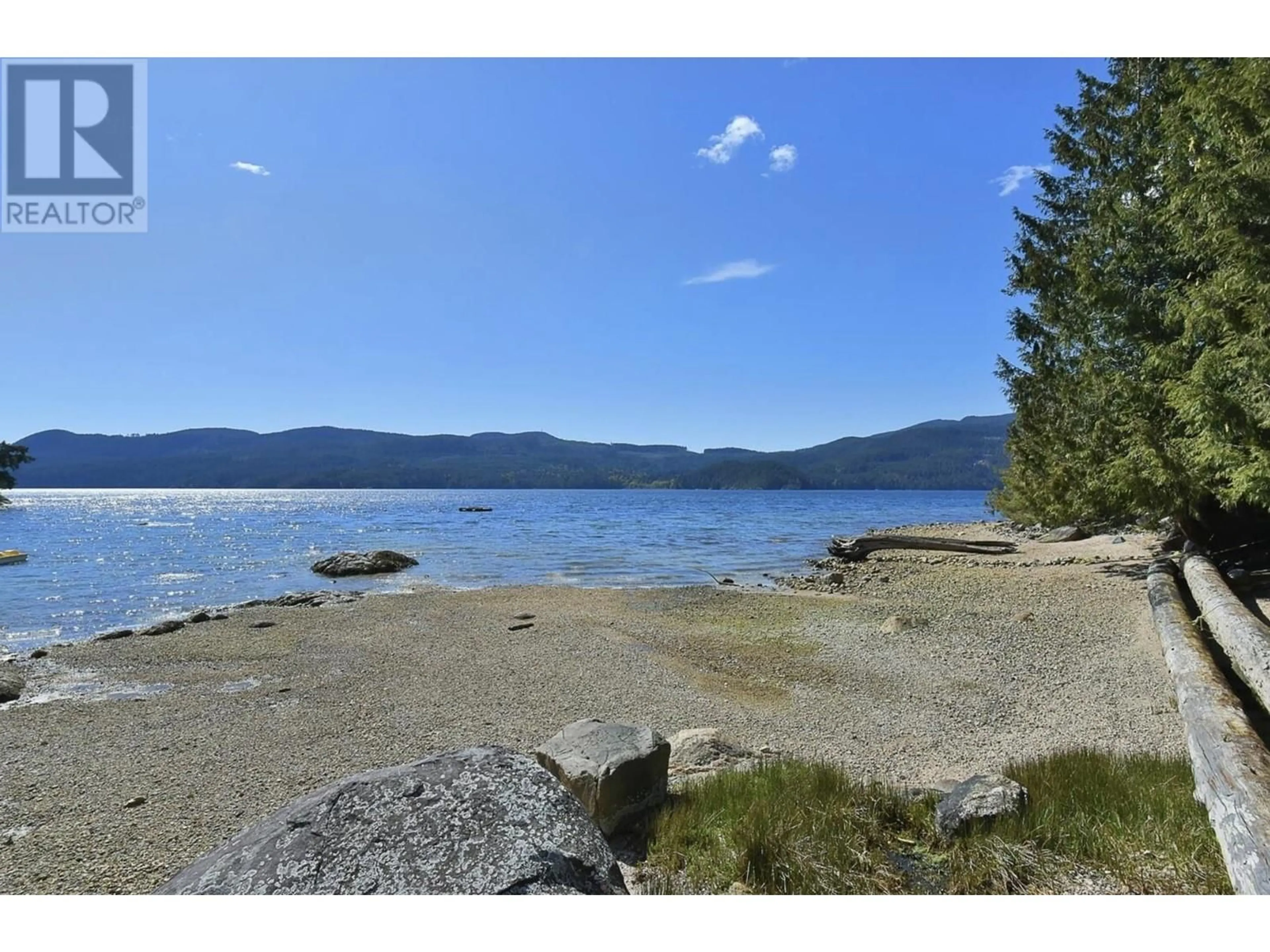 Blurry image for 7545 ISLETS PLACE, Sechelt British Columbia V7Z0C5