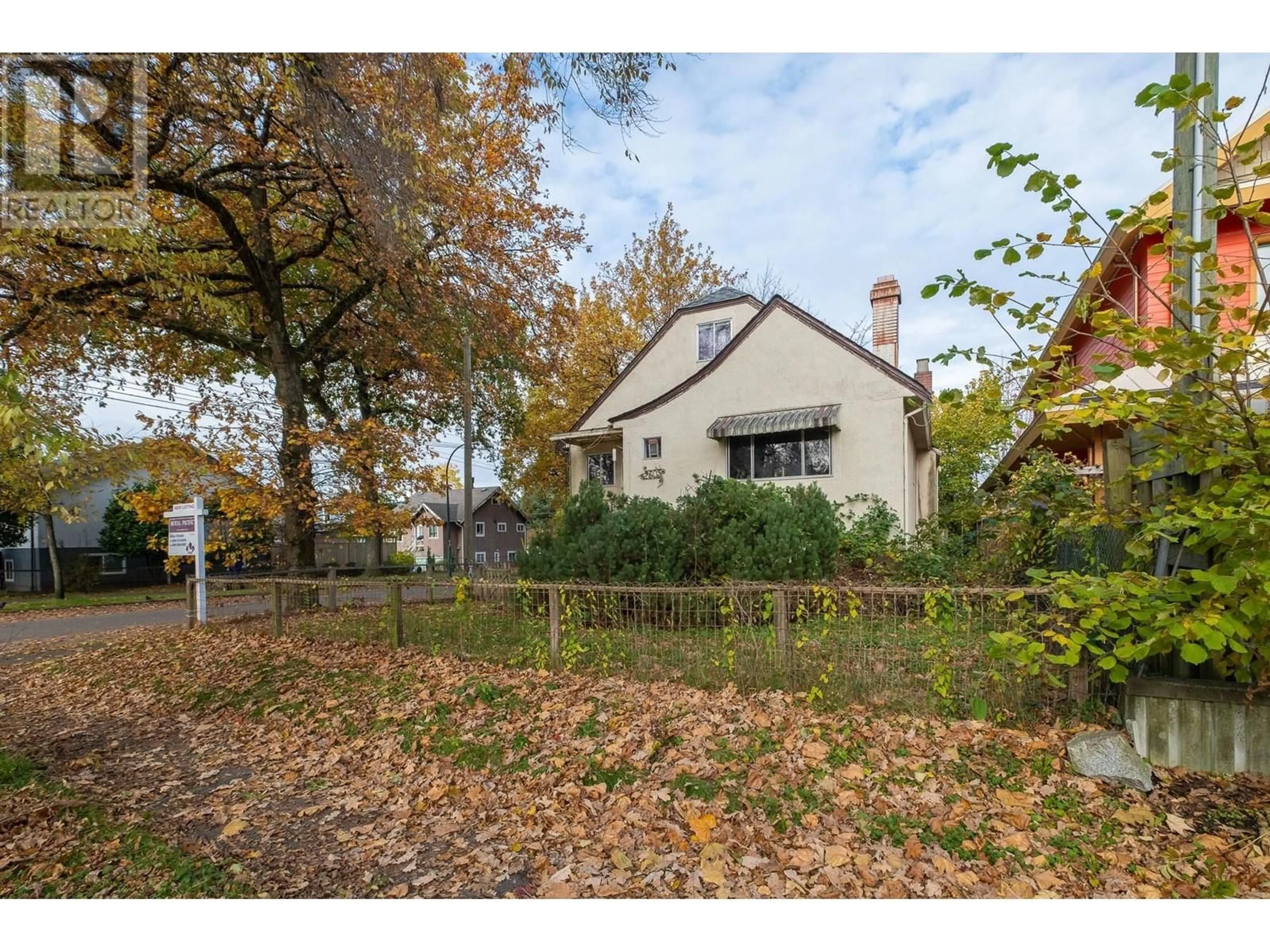 A pic from outside/outdoor area/front of a property/back of a property/a pic from drone, street for 2305 TURNER STREET, Vancouver British Columbia V5L2A6