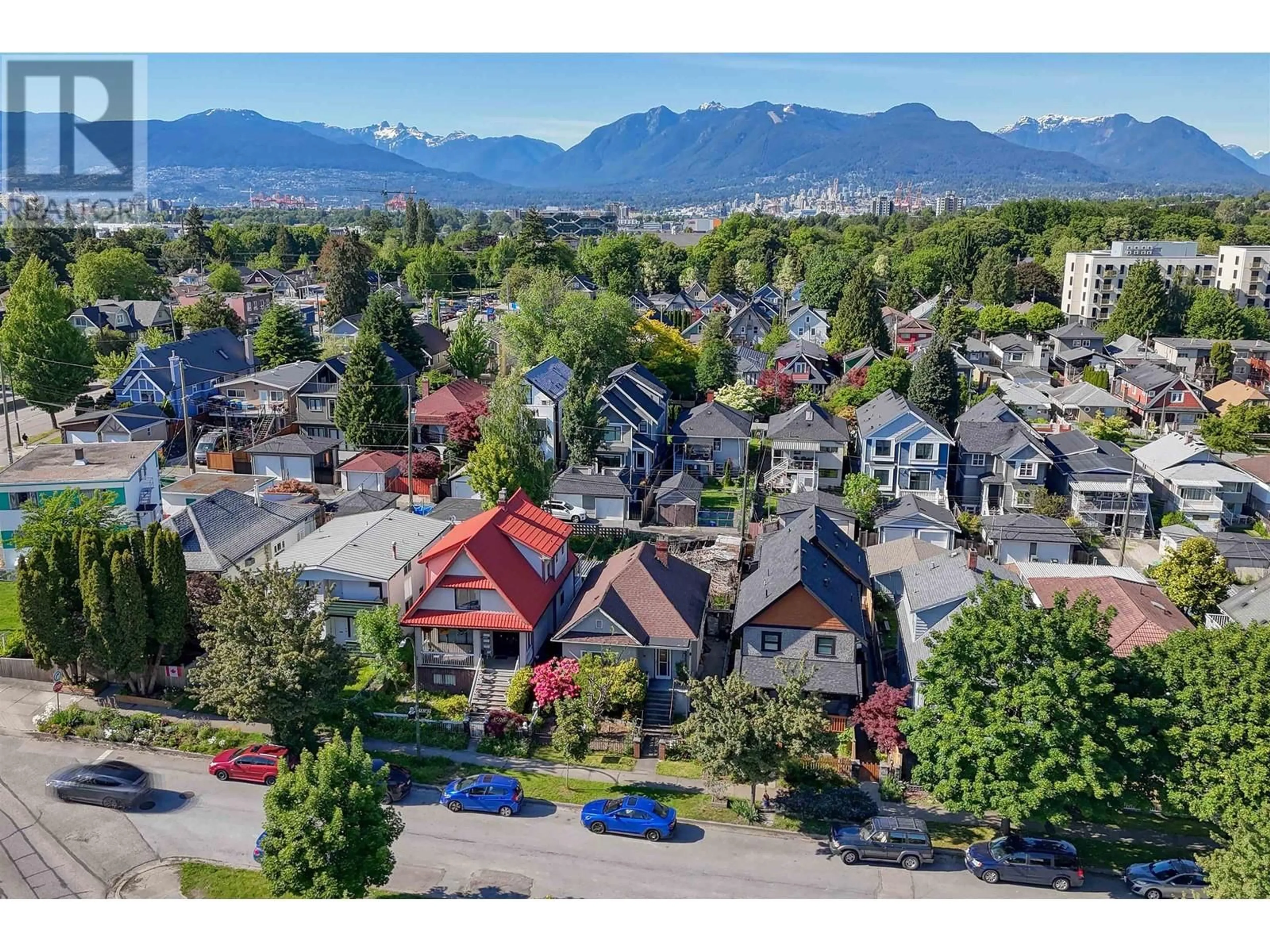 A pic from outside/outdoor area/front of a property/back of a property/a pic from drone, mountain view for 1349 14TH AVENUE, Vancouver British Columbia V5N2C7