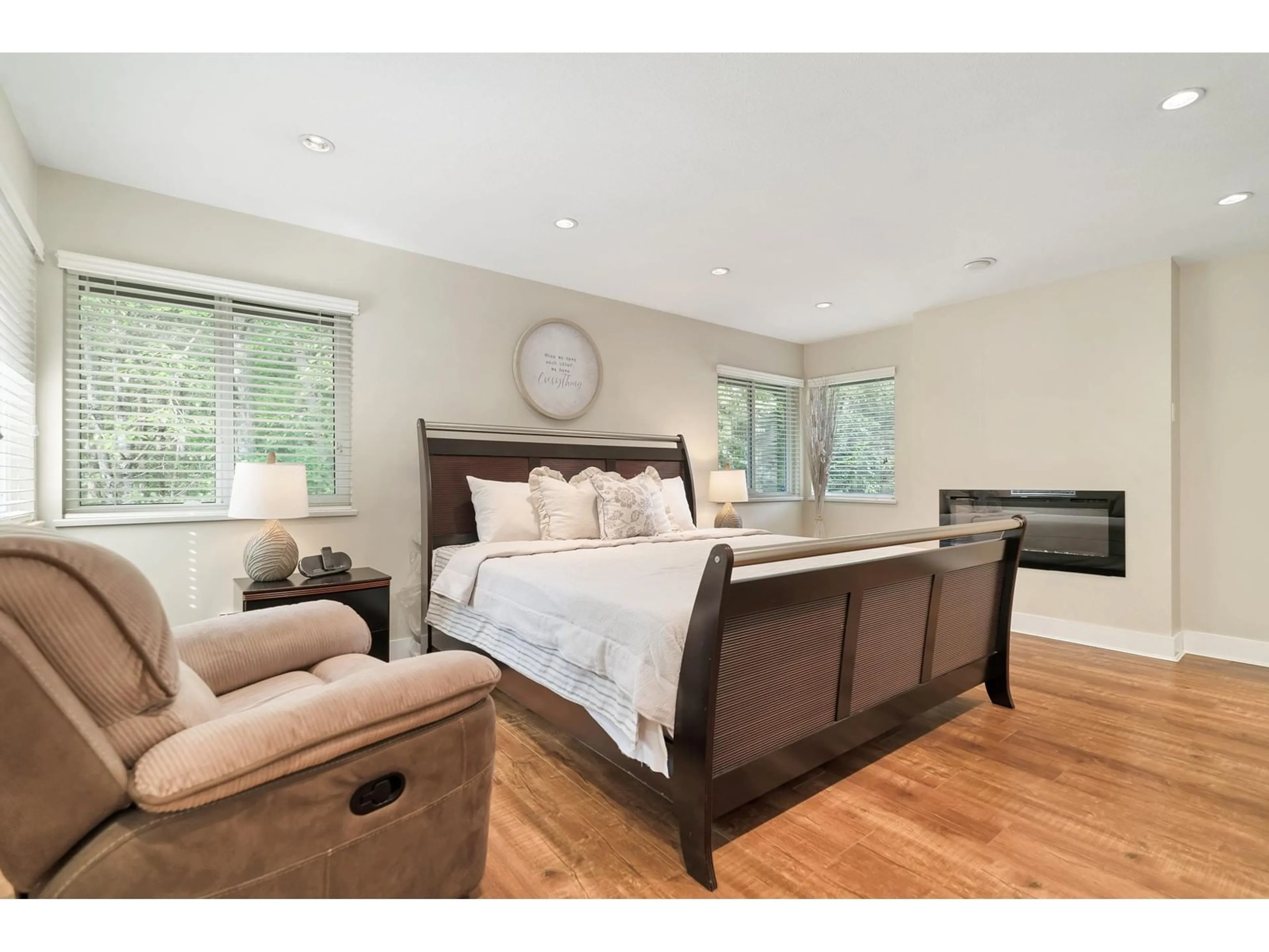 Bedroom with bed, wood/laminate floor for 14809 26, Surrey British Columbia V4P1N6