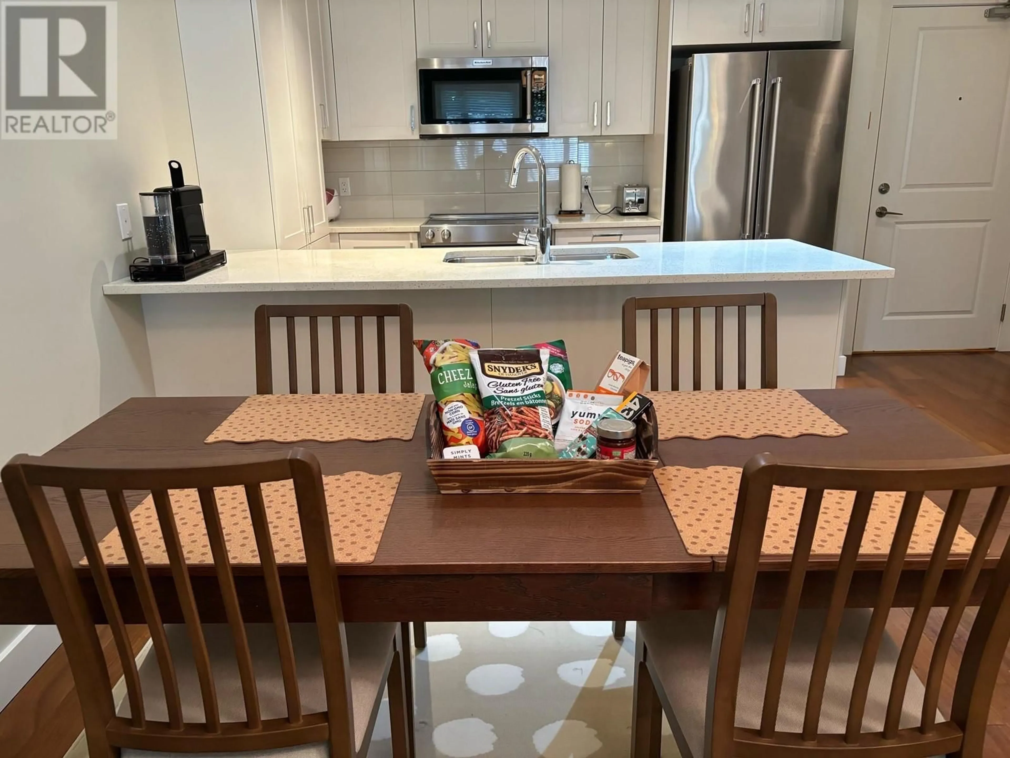 Open concept kitchen, unknown for 106 - 1166 54A STREET, Tsawwassen British Columbia V4M4B5