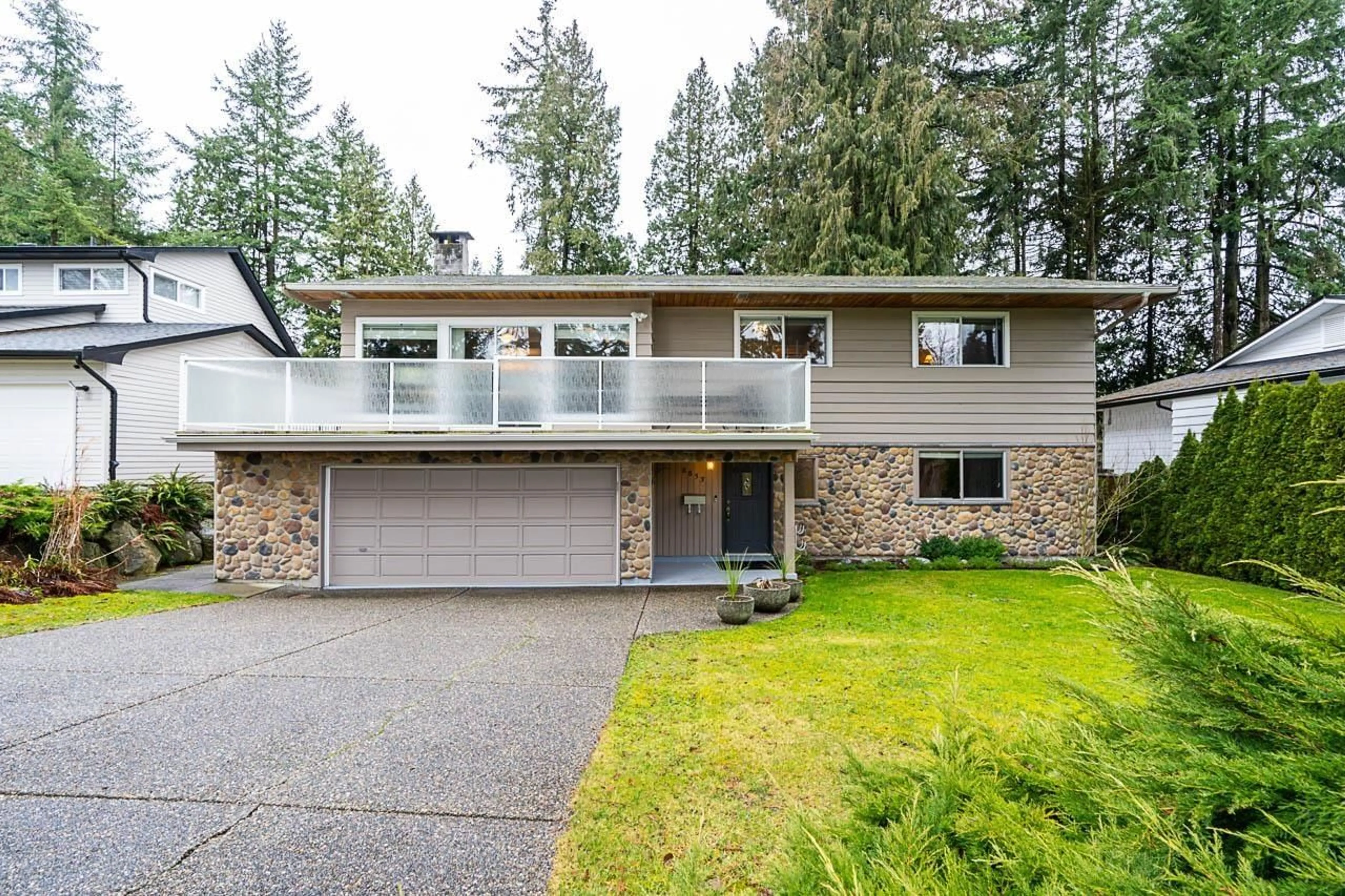 Home with vinyl exterior material, street for 8833 DELCREST, Delta British Columbia V4C3Z5
