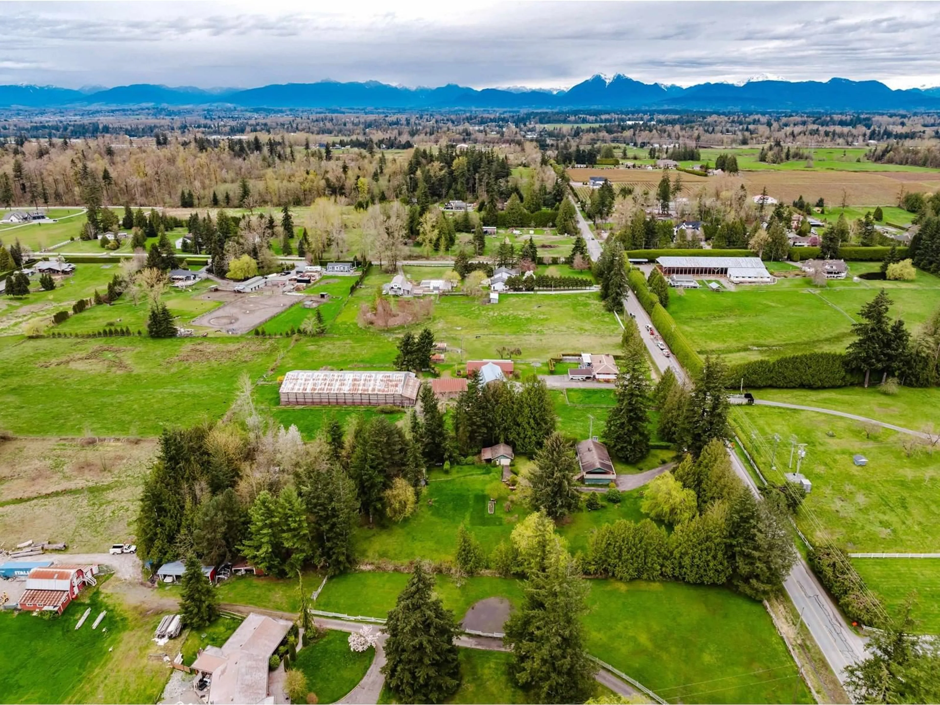 A pic from outside/outdoor area/front of a property/back of a property/a pic from drone, mountain view for 2271 232, Langley British Columbia V2Z2Z9