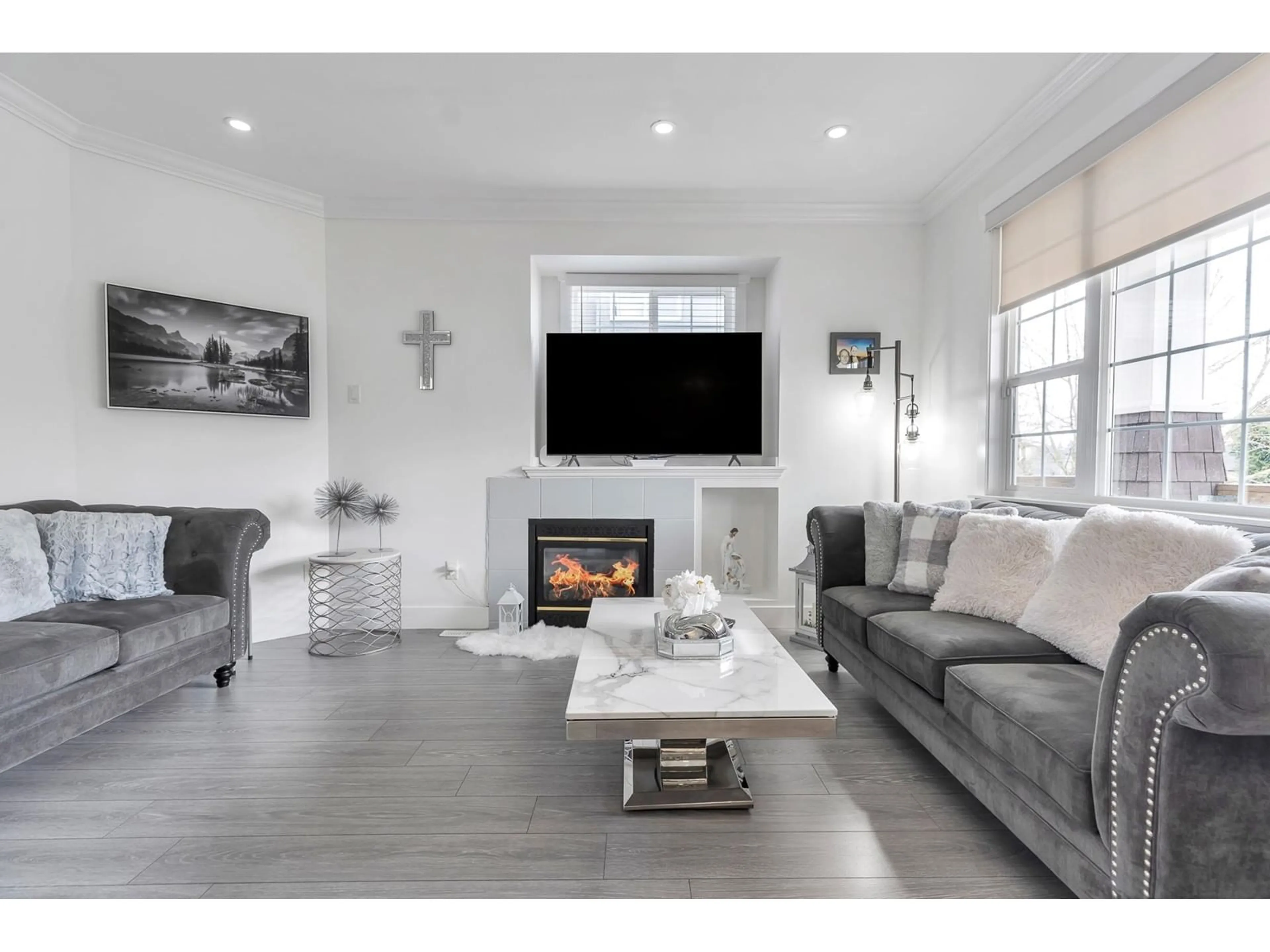 Living room with furniture, unknown for 3 - 27283 30, Langley British Columbia V4W3J6