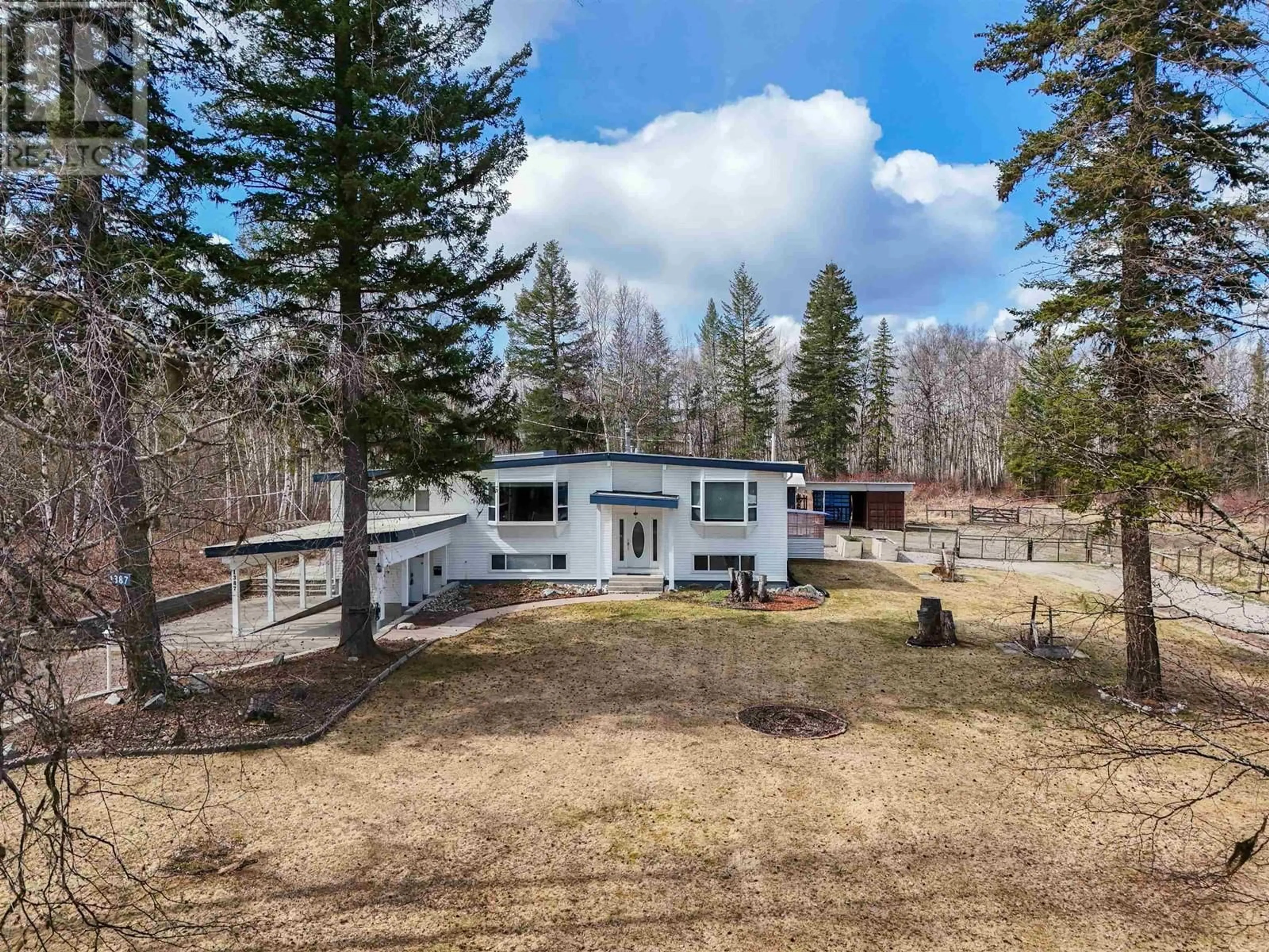 A pic from outside/outdoor area/front of a property/back of a property/a pic from drone, unknown for 1387 LUST ROAD, Quesnel British Columbia V2J3T6