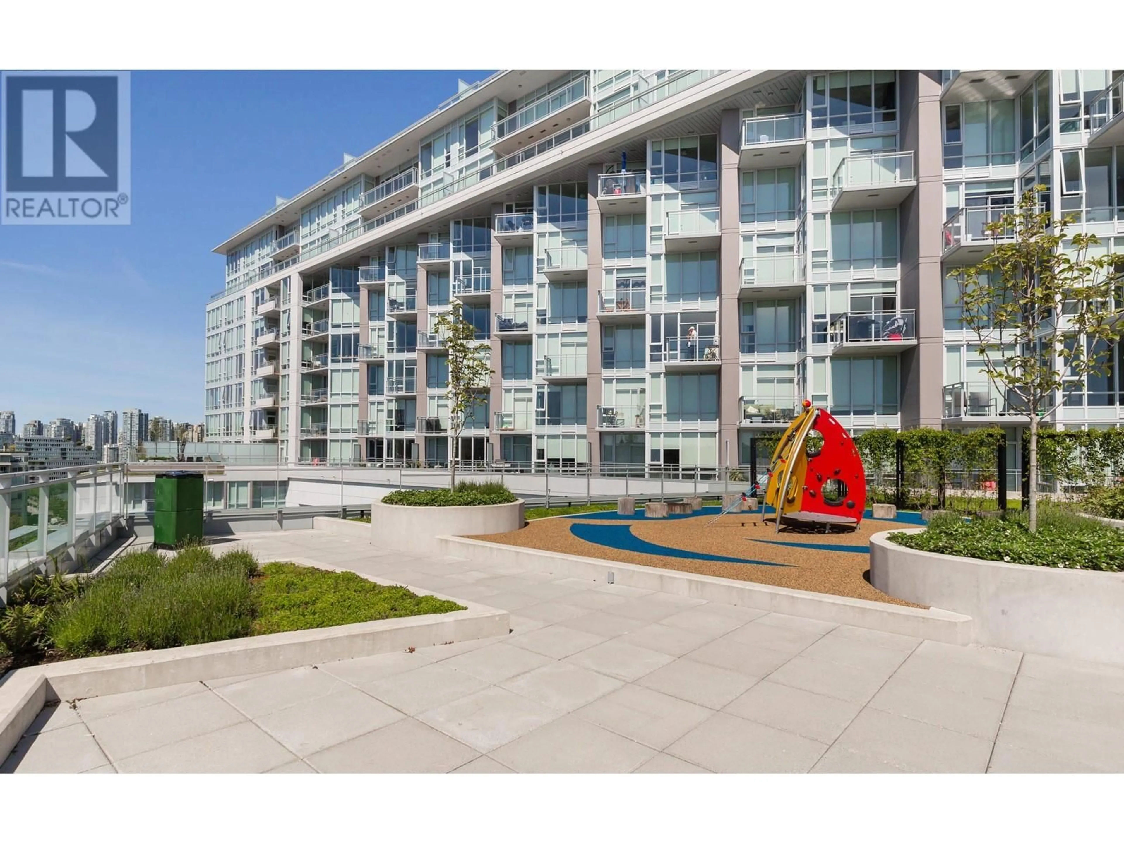 Patio, street for 2205 - 1618 QUEBEC STREET, Vancouver British Columbia V6A0C5