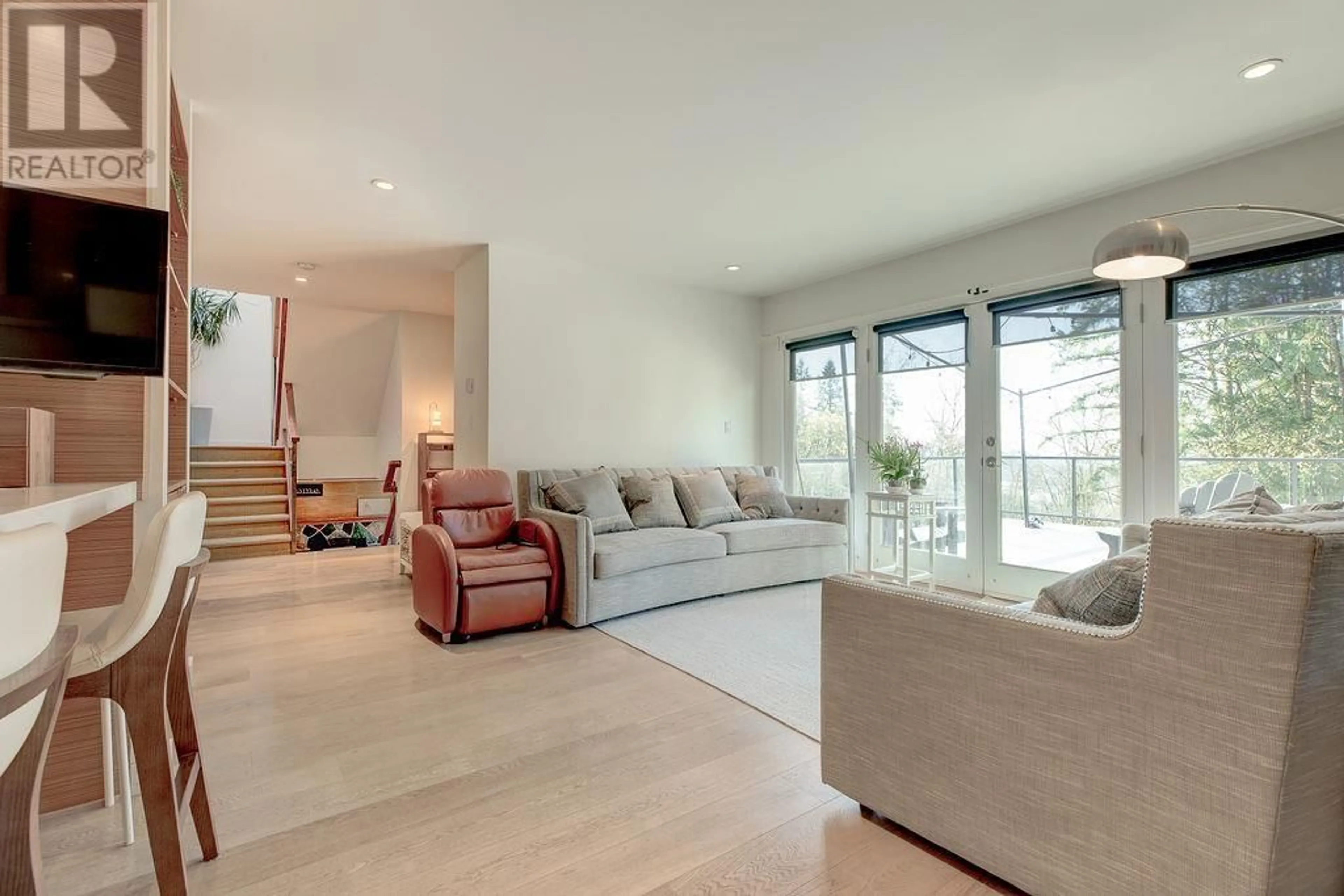 Living room with furniture, unknown for 5691 KEITH STREET, Burnaby British Columbia V5J3C4