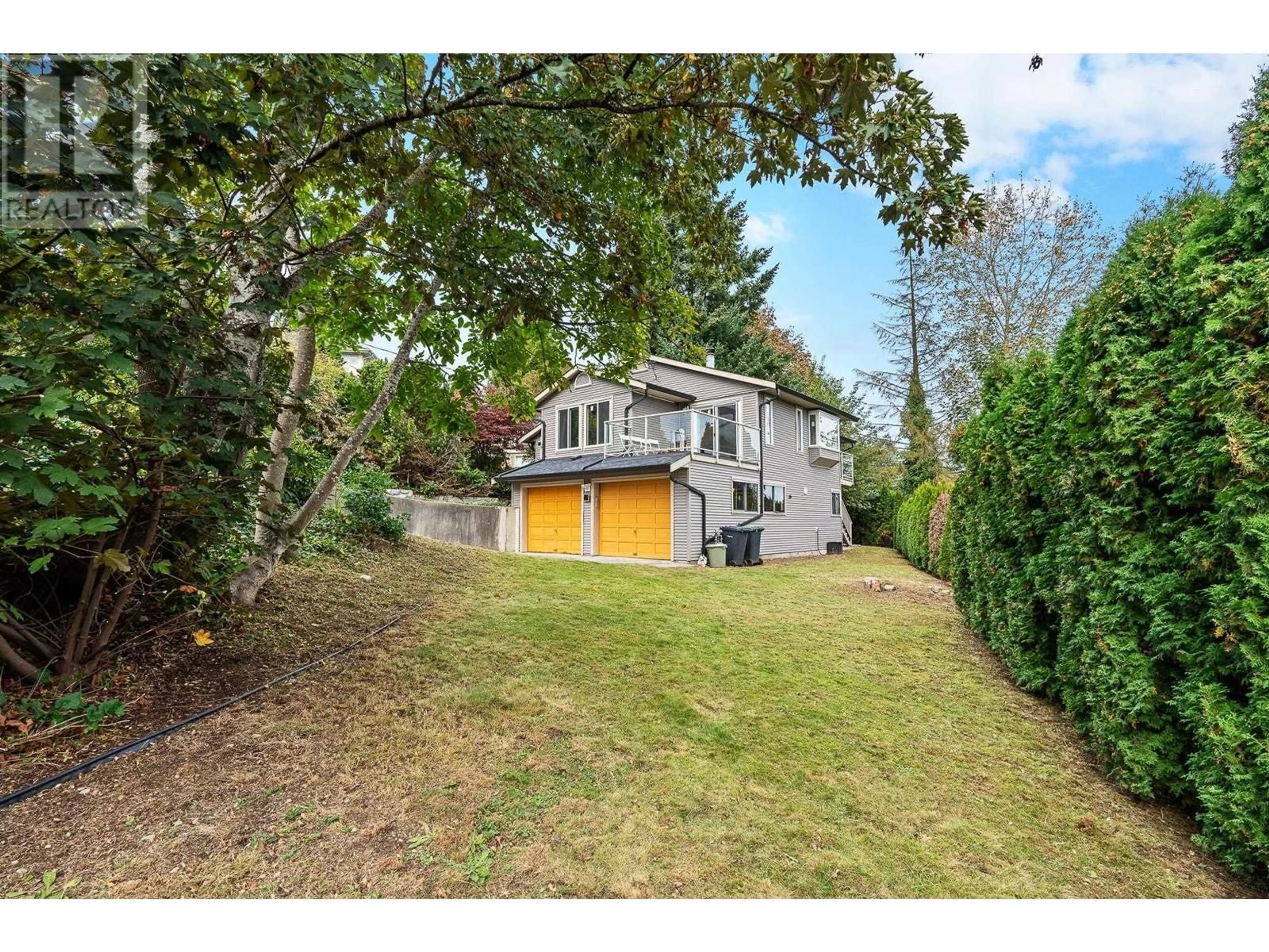 A pic from outside/outdoor area/front of a property/back of a property/a pic from drone, street for 2217 HILLSIDE AVENUE, Coquitlam British Columbia V3K1L3