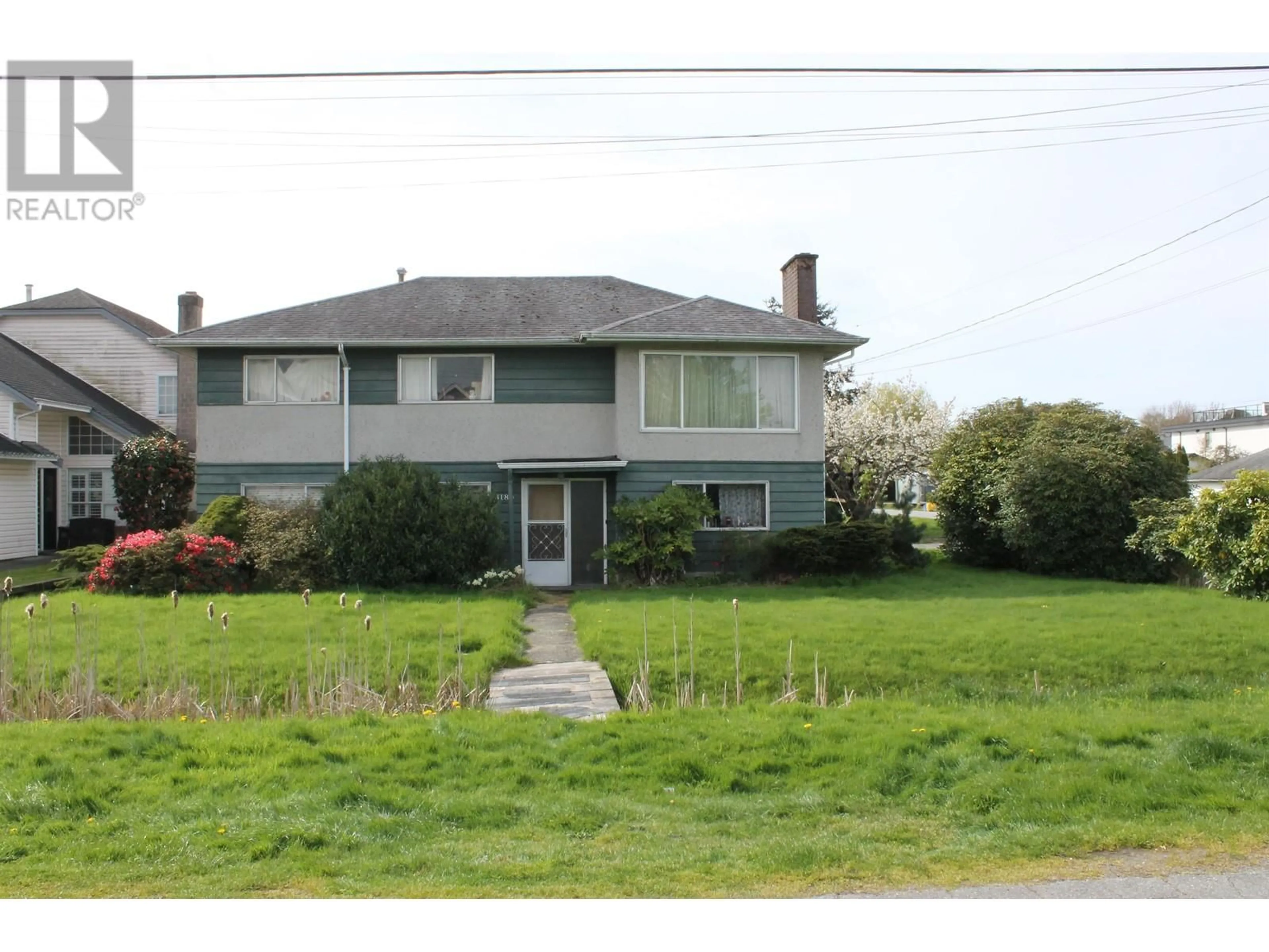 A pic from outside/outdoor area/front of a property/back of a property/a pic from drone, street for 3180 GEORGIA STREET, Richmond British Columbia V7E2R3