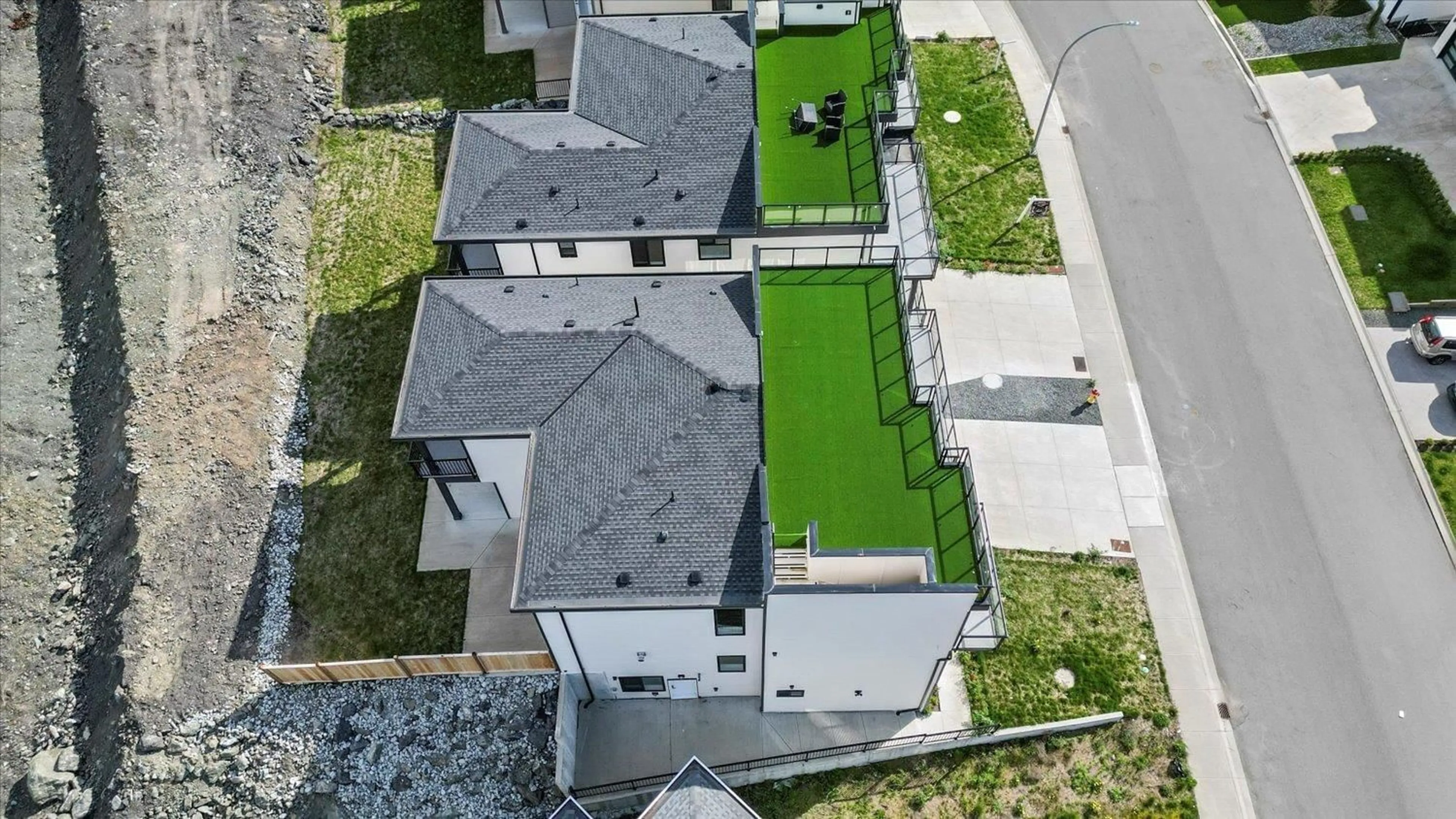 A pic from outside/outdoor area/front of a property/back of a property/a pic from drone, street for 46089 CRESTVIEW DRIVE, Chilliwack British Columbia V2R6G4