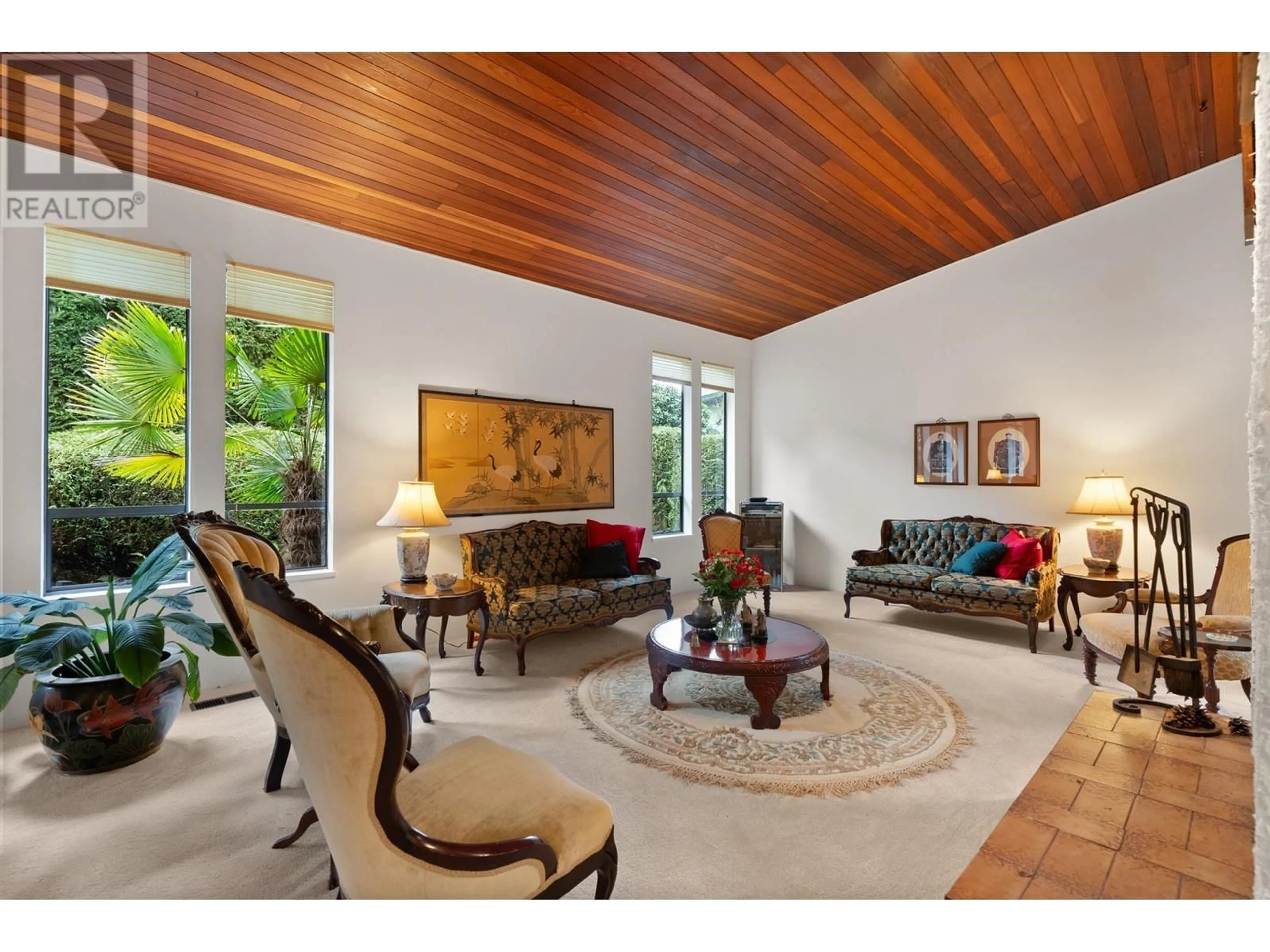 Living room with furniture, unknown for 300 LOACH PLACE, North Vancouver British Columbia V7G2A3
