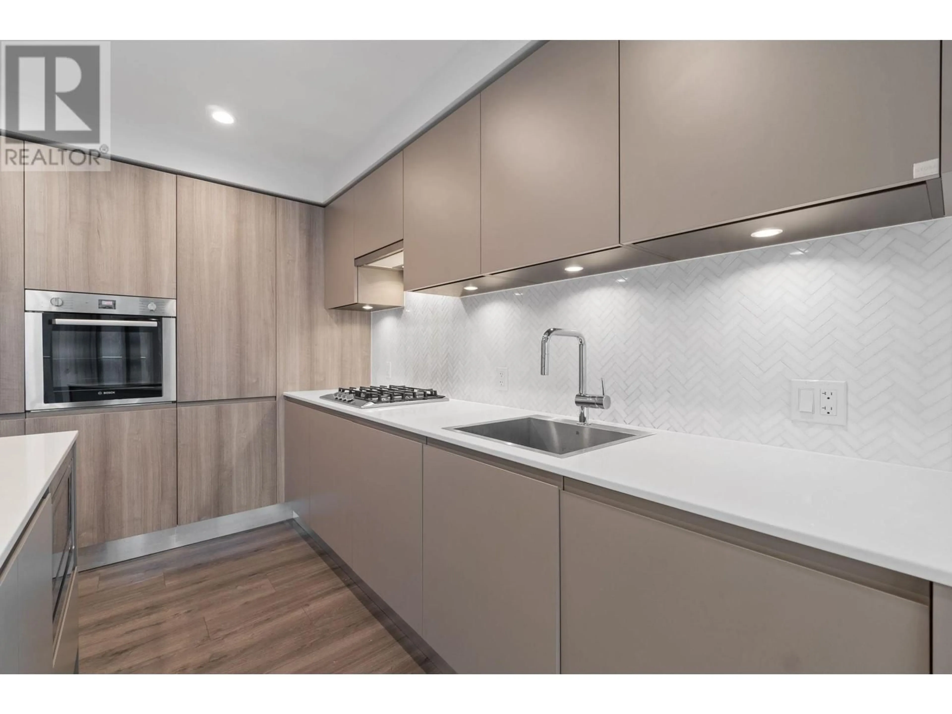 Standard kitchen, wood/laminate floor for 1910 - 3809 EVERGREEN PLACE, Burnaby British Columbia V3J0M1