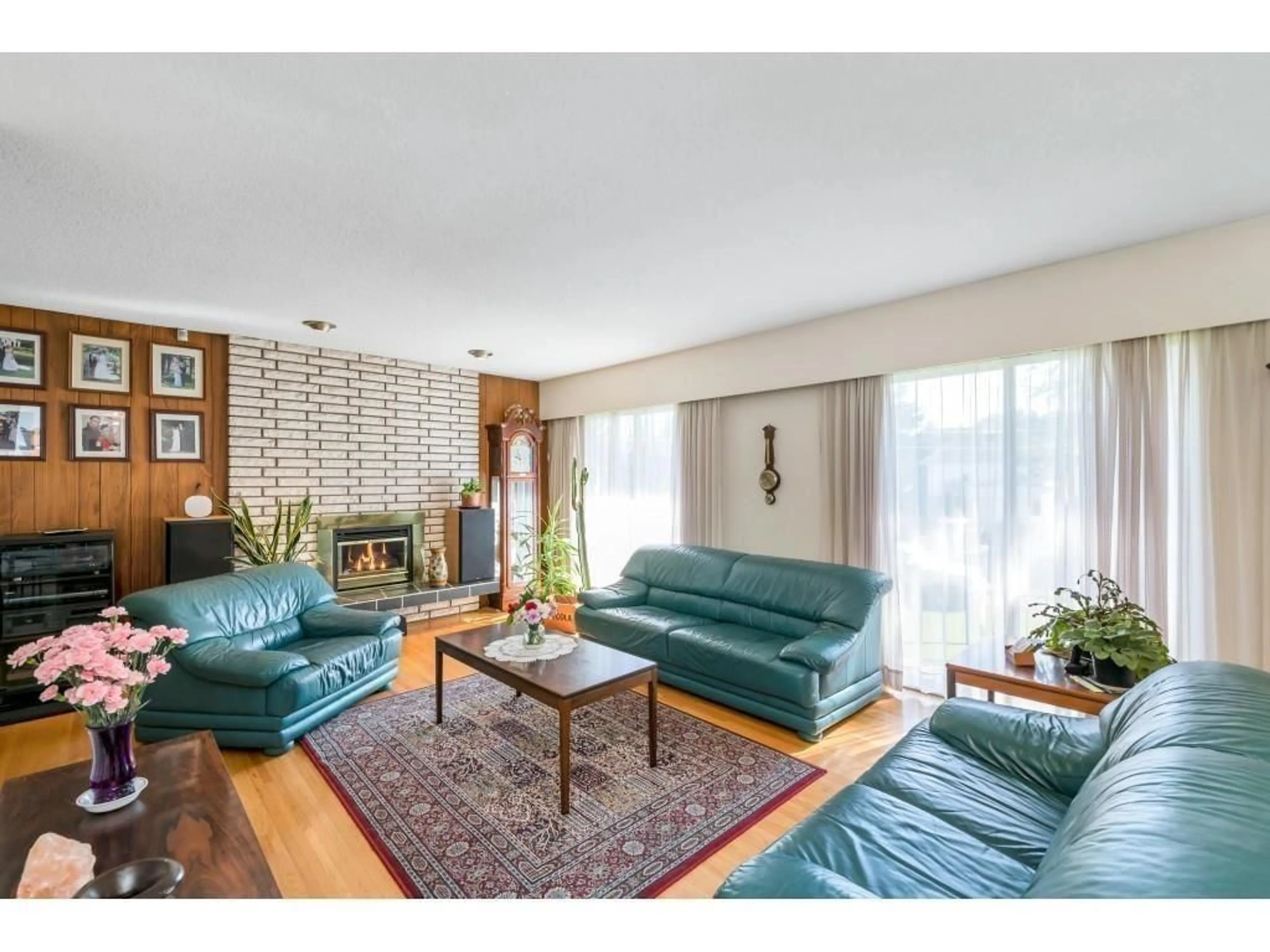 Living room with furniture, unknown for 7195 115, Delta British Columbia V4E1X8