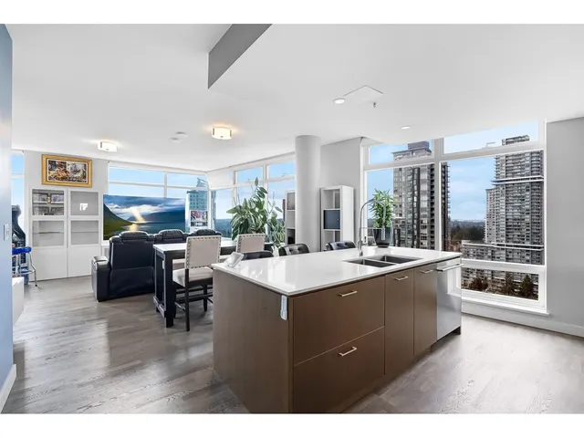 2506 - 13495 CENTRAL, Surrey 2