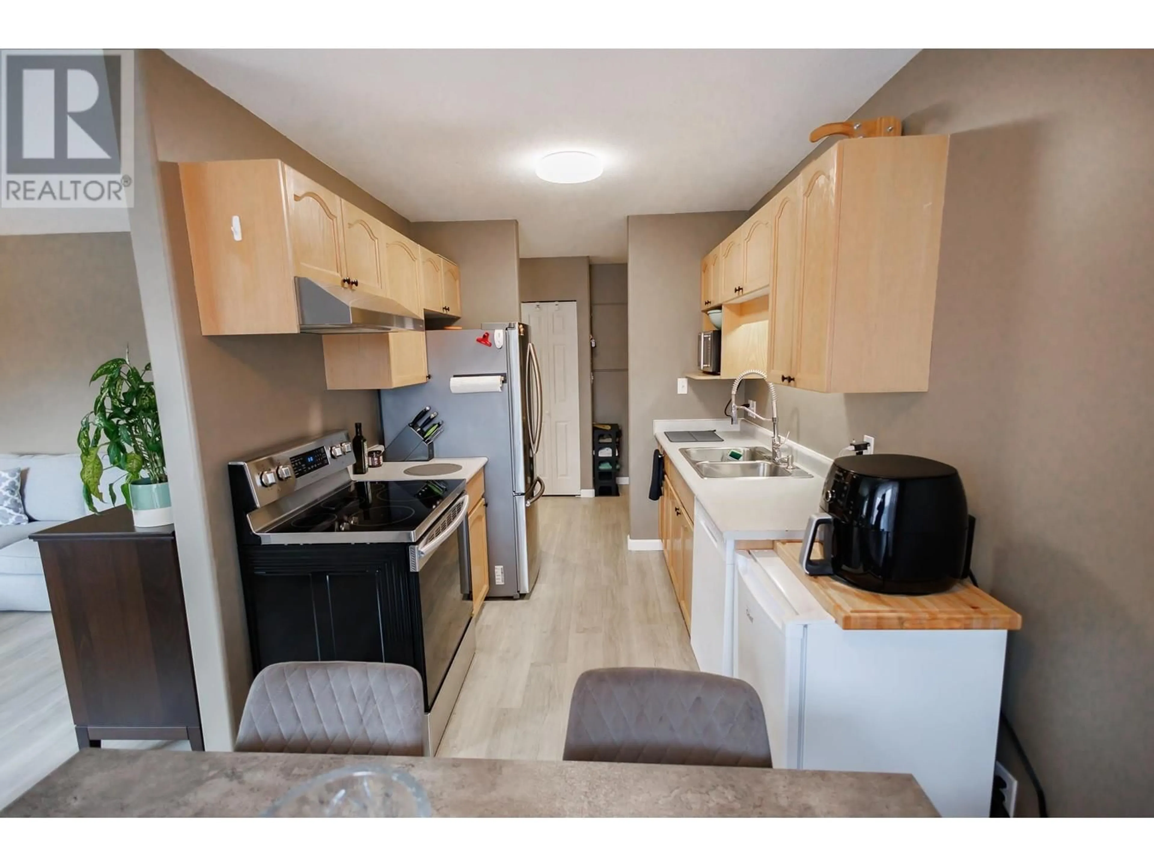 Standard kitchen, unknown for 3 - 4737 WALSH AVENUE, Terrace British Columbia V8G1Y7