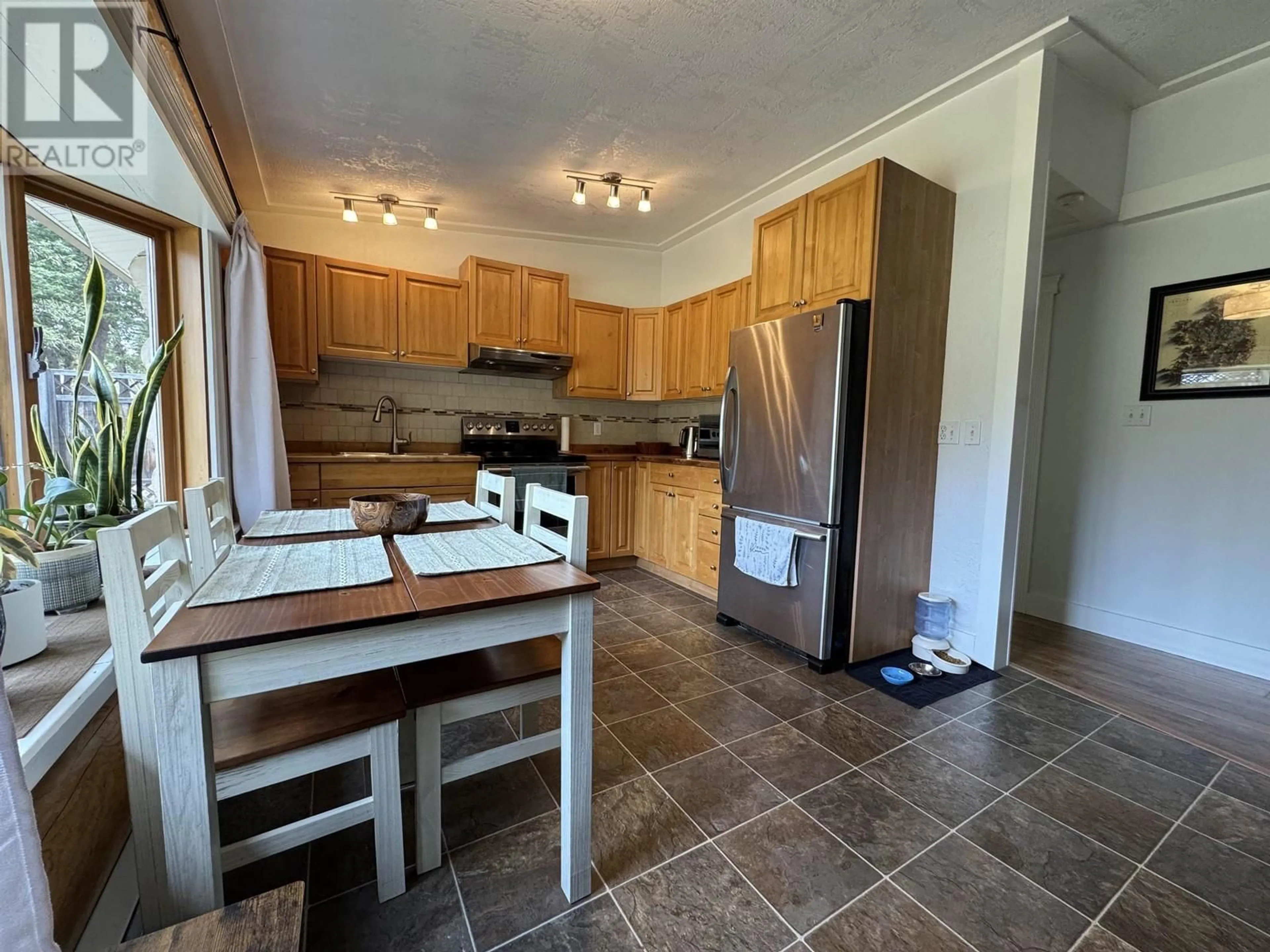 Standard kitchen, unknown for 905 CENTAUR DRIVE, Williams Lake British Columbia V2G4G1