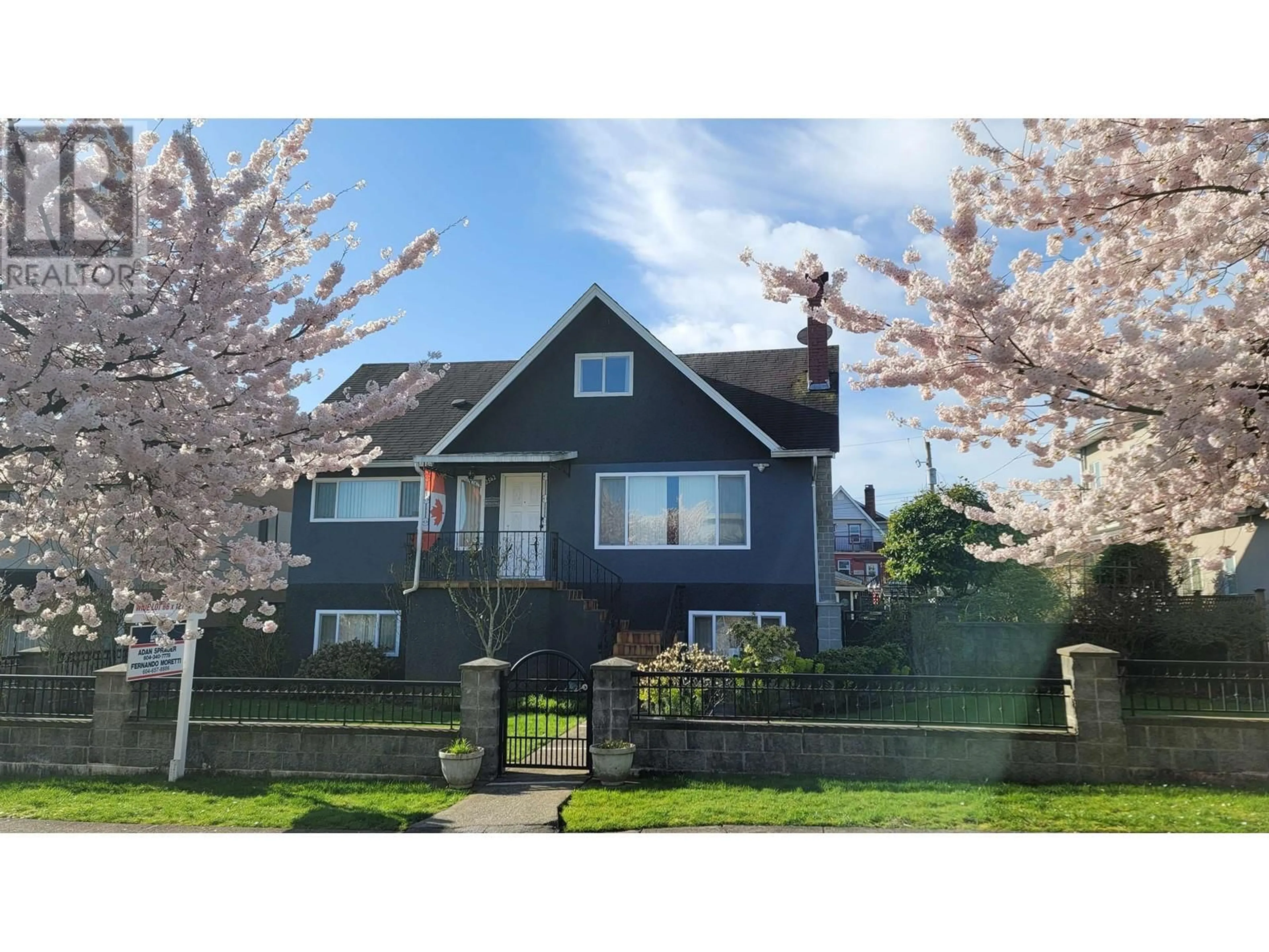 Home with vinyl exterior material, street for 2542 3RD AVENUE, Vancouver British Columbia V5M1G9