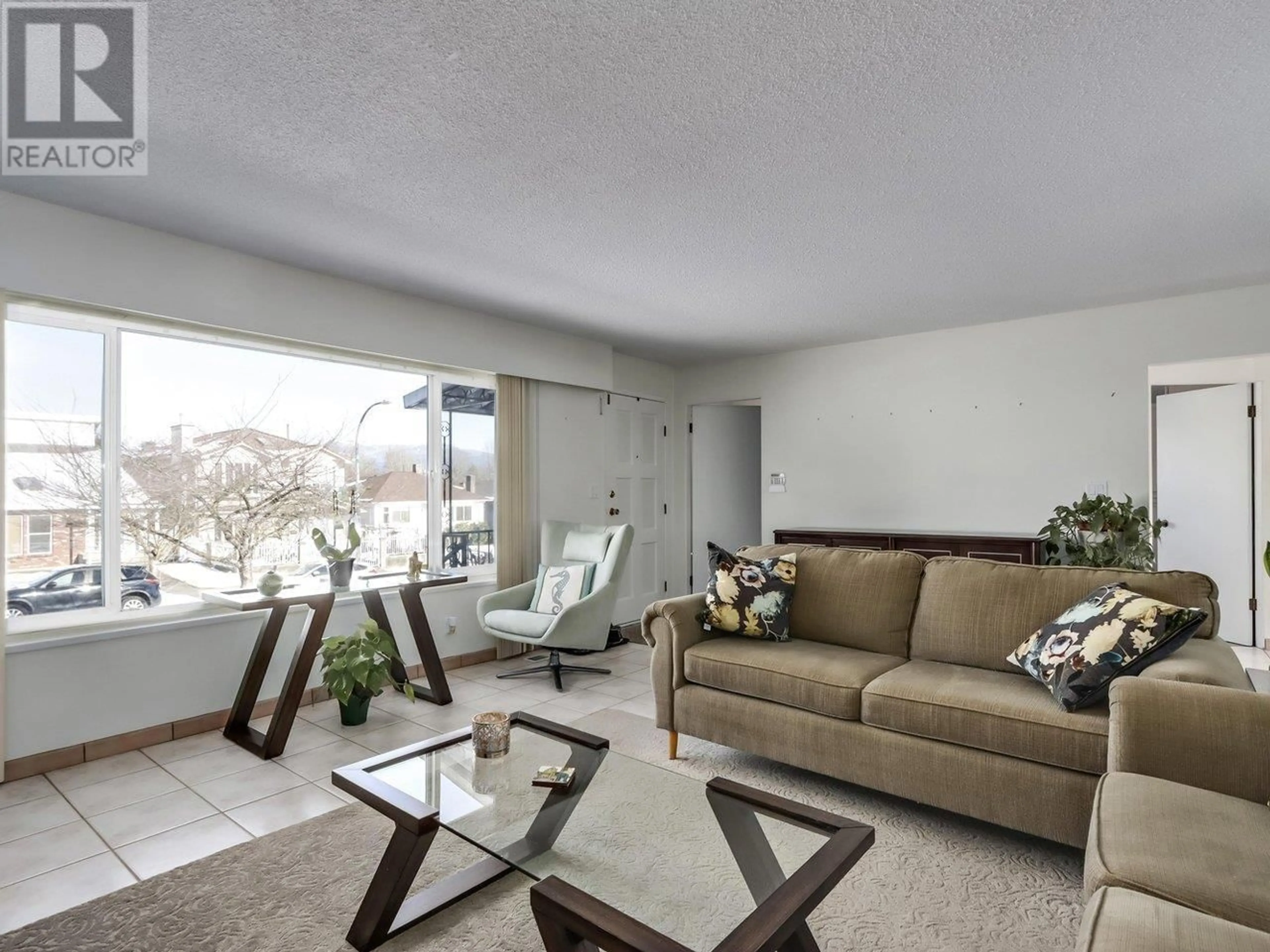 Living room with furniture, unknown for 2542 3RD AVENUE, Vancouver British Columbia V5M1G9