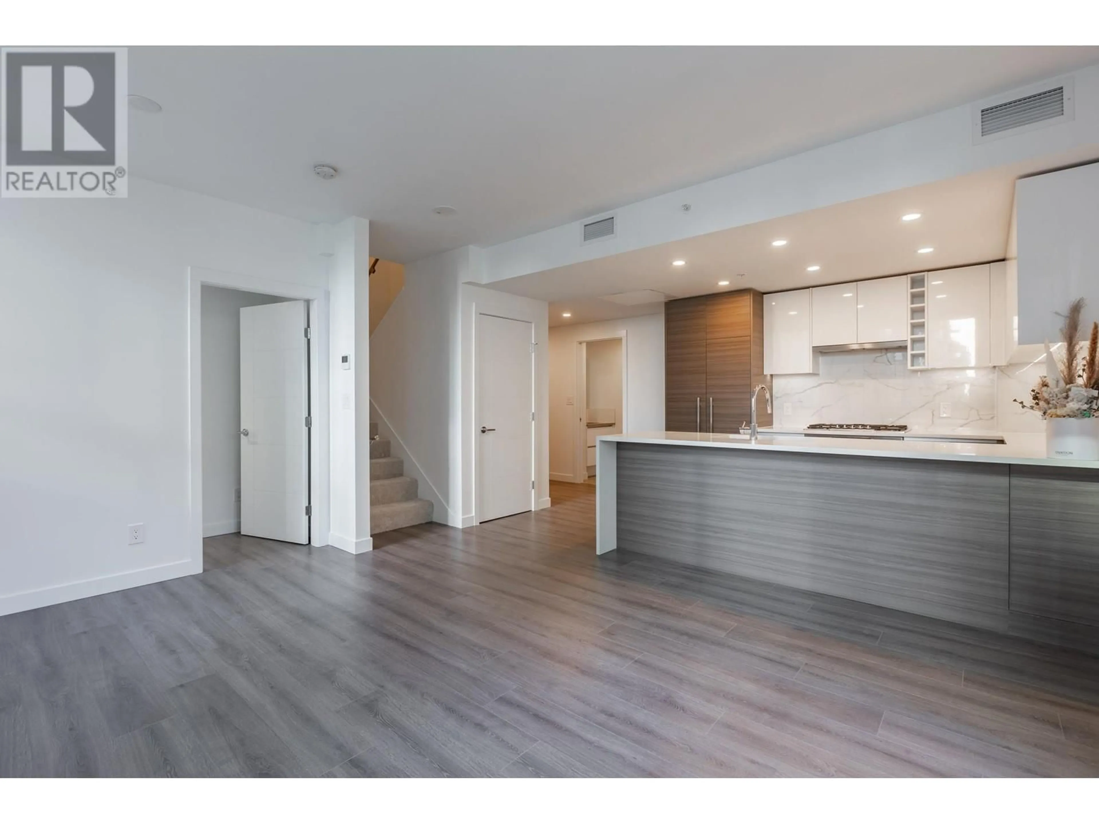 Open concept kitchen, wood/laminate floor for 509 - 823 CARNARVON STREET, New Westminster British Columbia V3M1E9