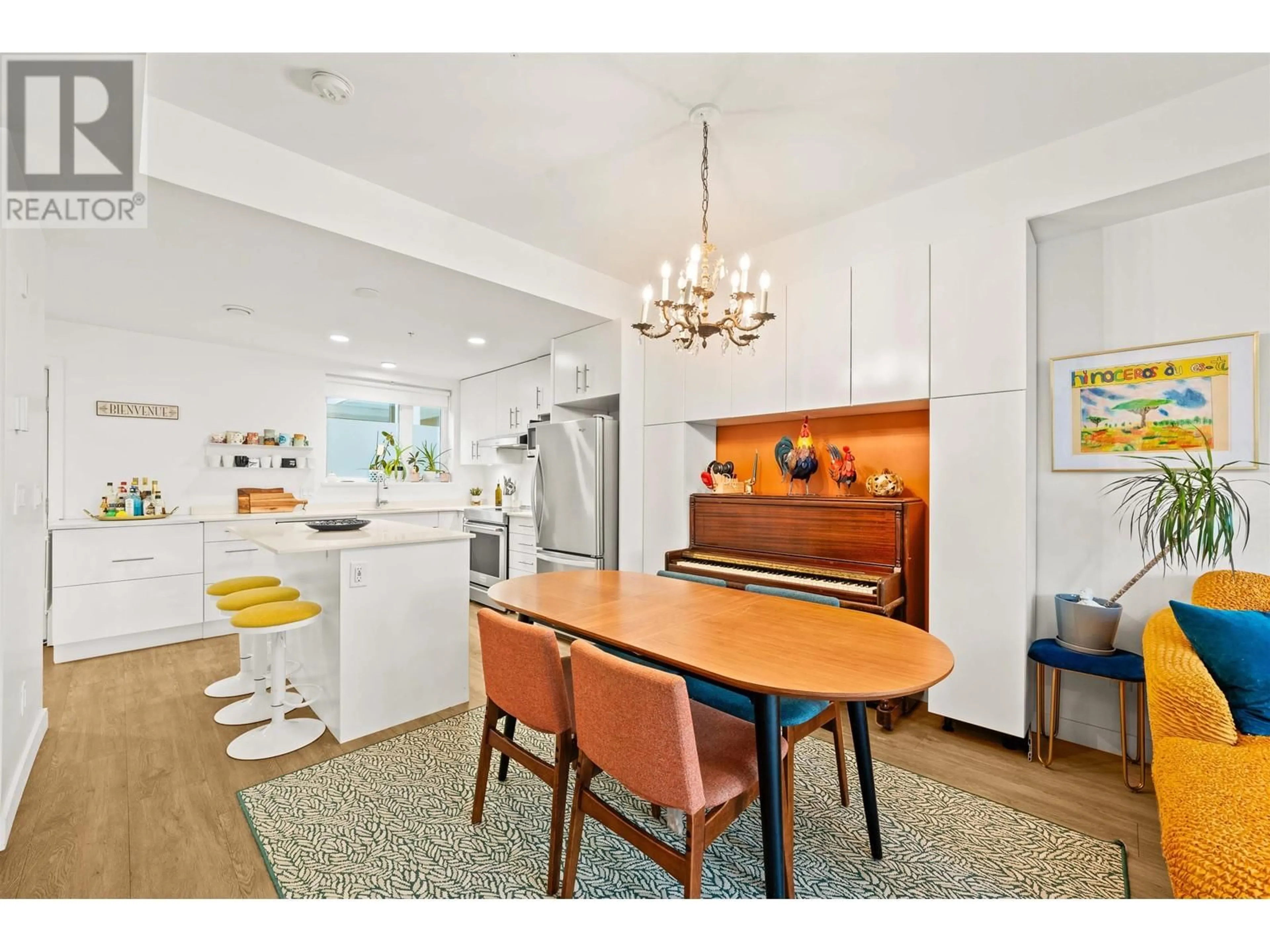 Open concept kitchen, unknown for TH2 - 2137 CHESTERFIELD AVENUE, North Vancouver British Columbia V7M2P7