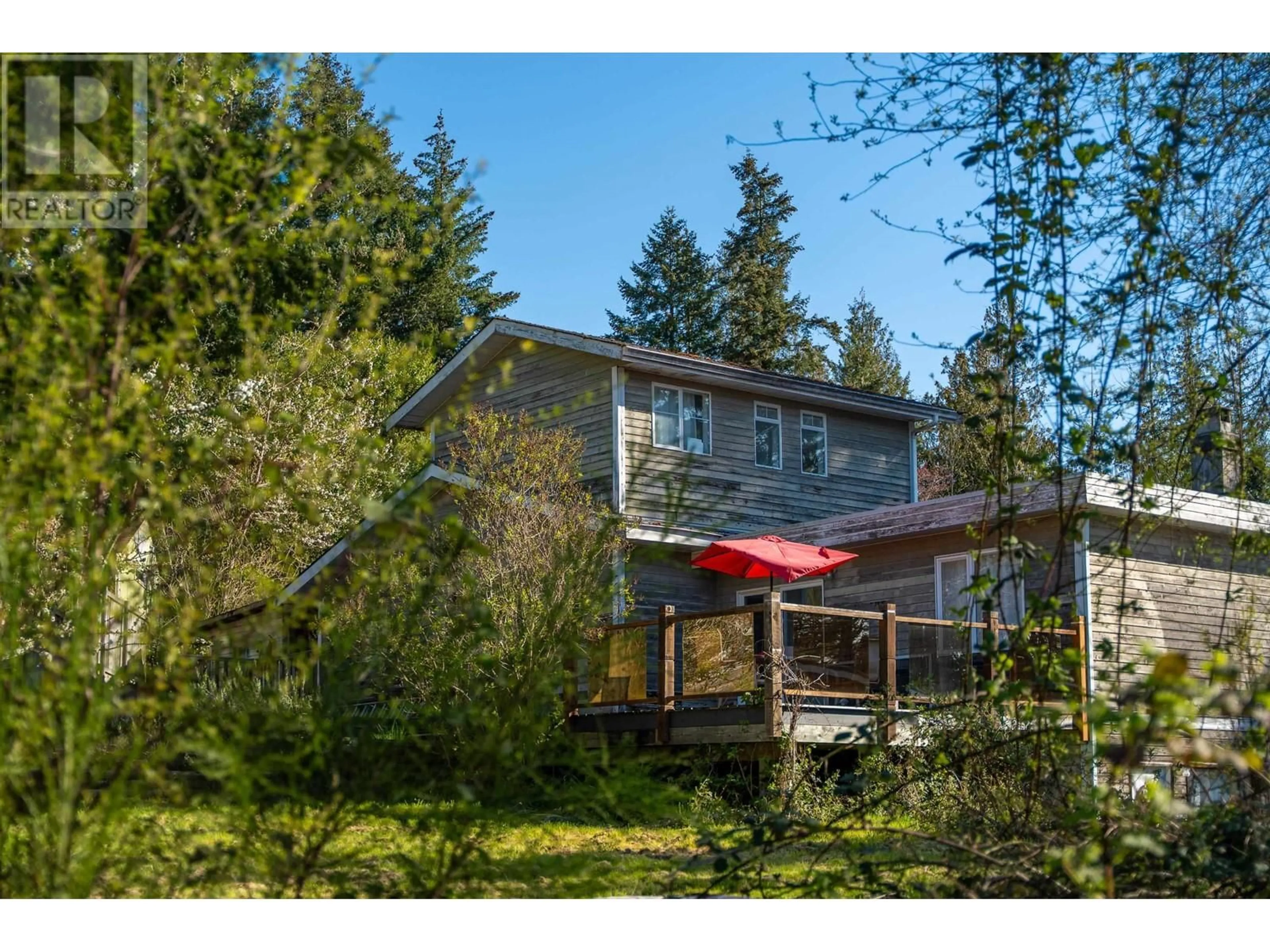 A pic from outside/outdoor area/front of a property/back of a property/a pic from drone, unknown for 6279 NORWEST BAY ROAD, Sechelt British Columbia V7Z0M5