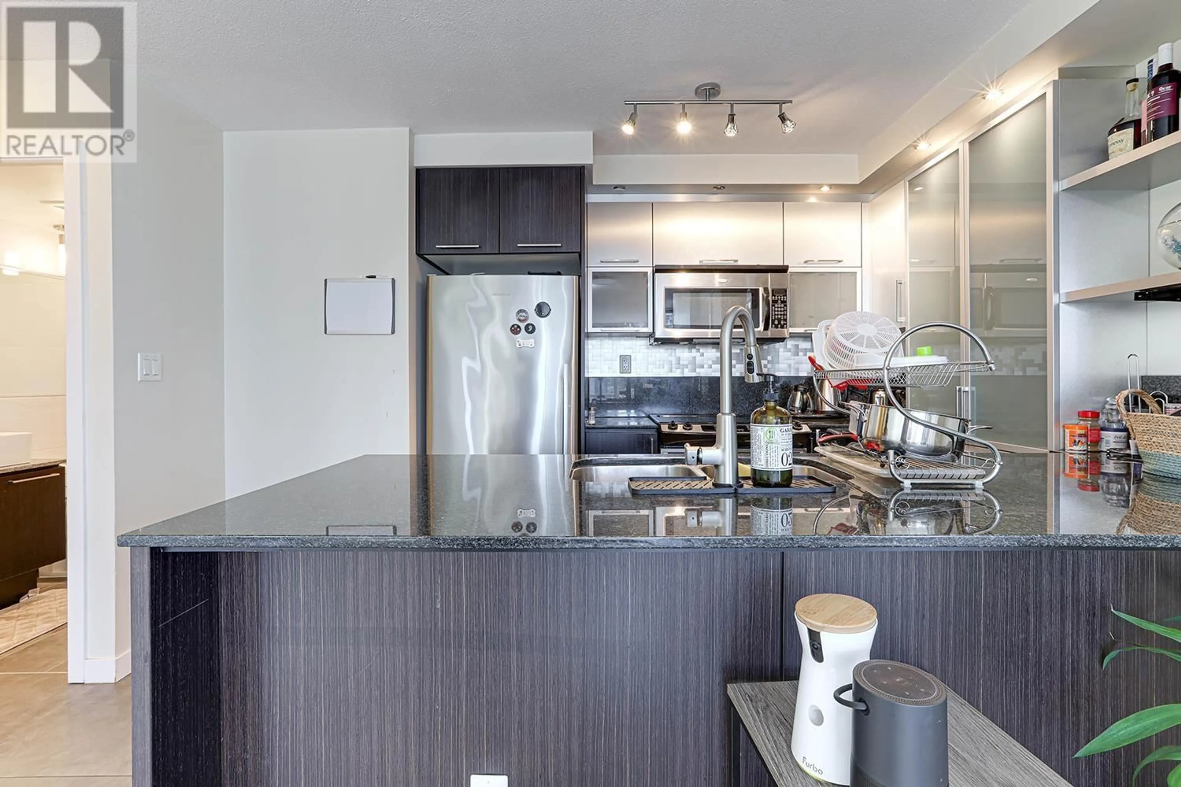 Standard kitchen, unknown for 803 - 2980 ATLANTIC AVENUE, Coquitlam British Columbia V3B0G2