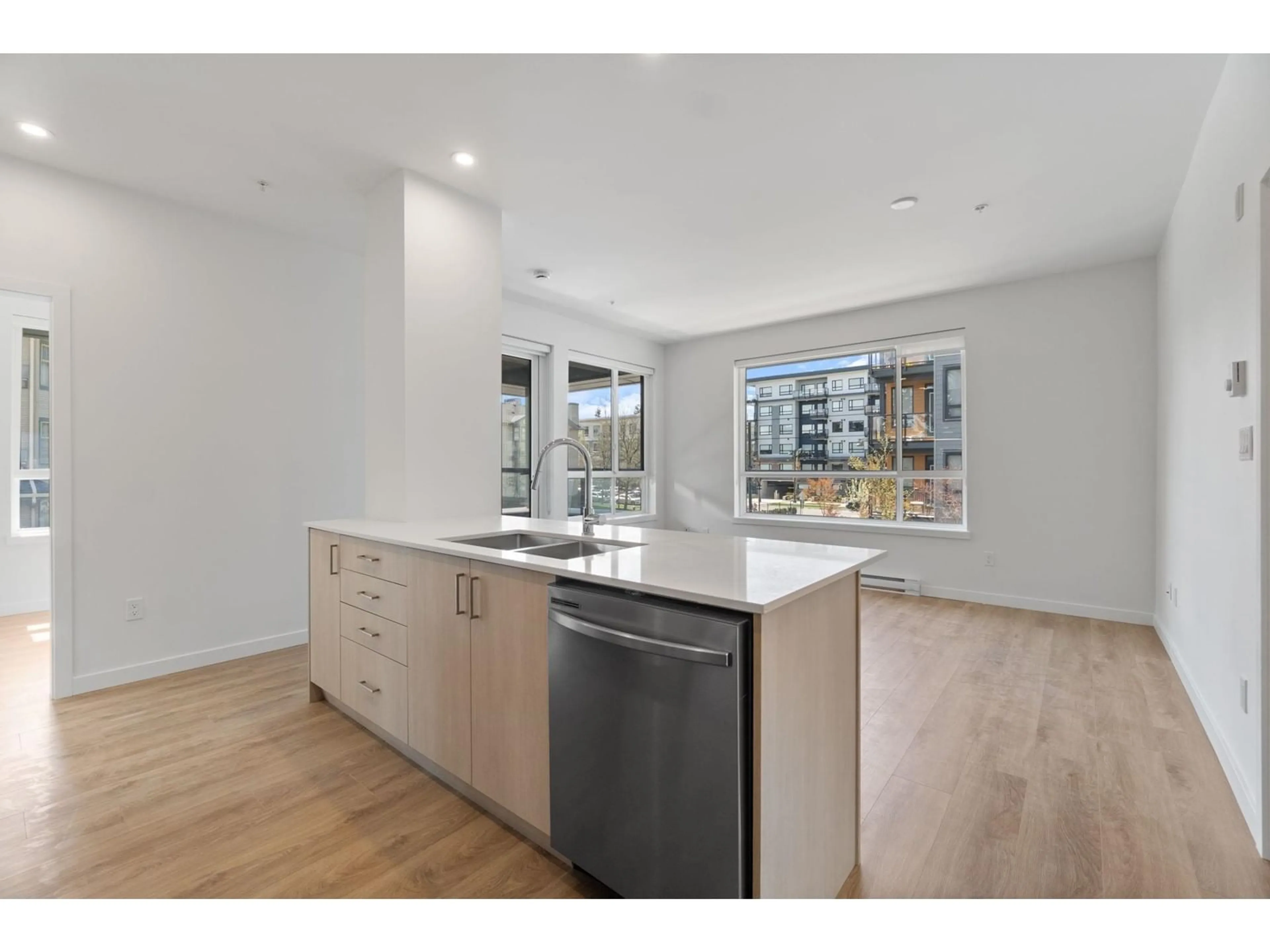 Open concept kitchen, unknown for W214 - 13838 108, Surrey British Columbia V3T0T8
