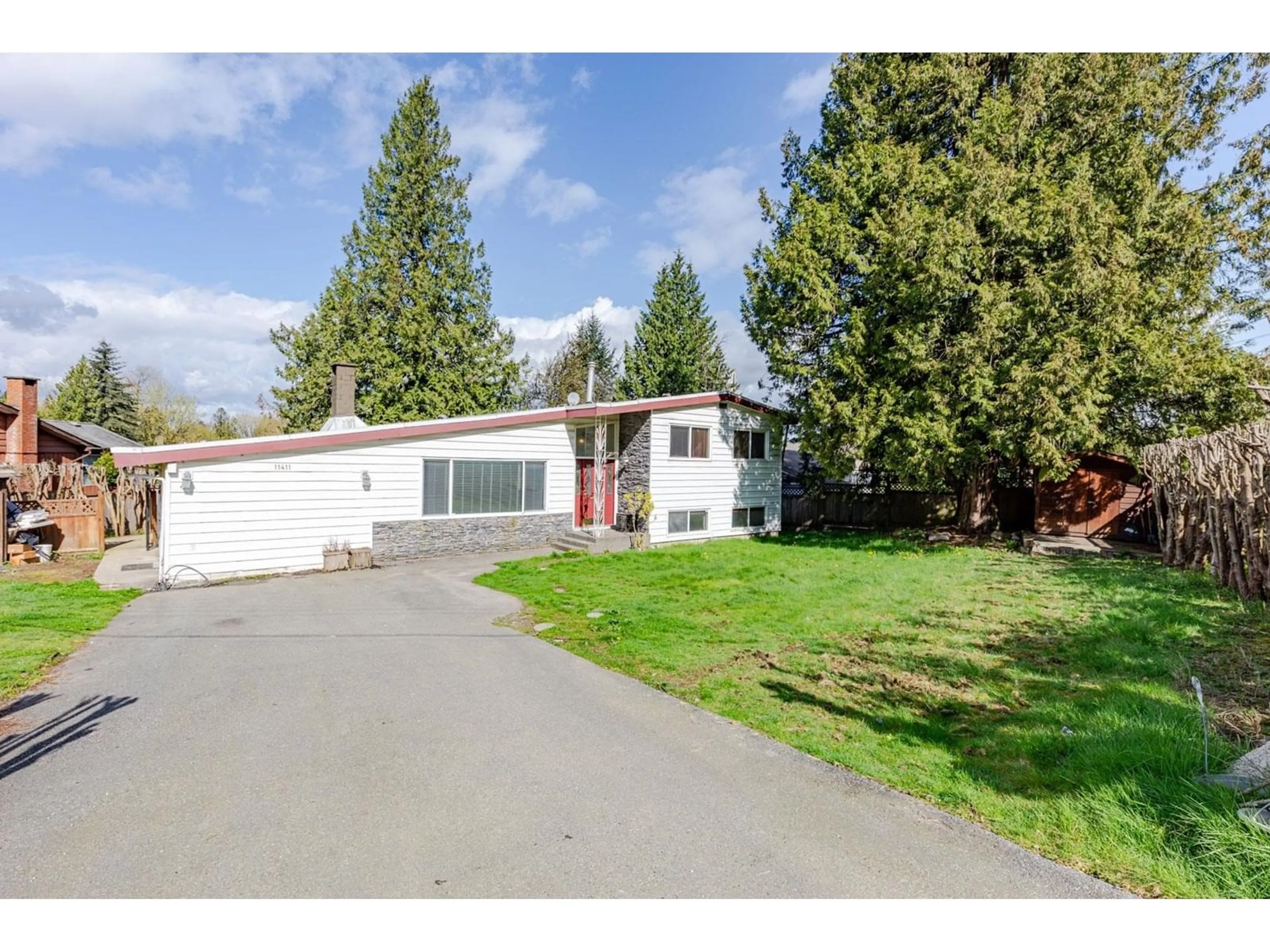 Unknown for 11411 LOUGHREN, Surrey British Columbia V3R4Z5