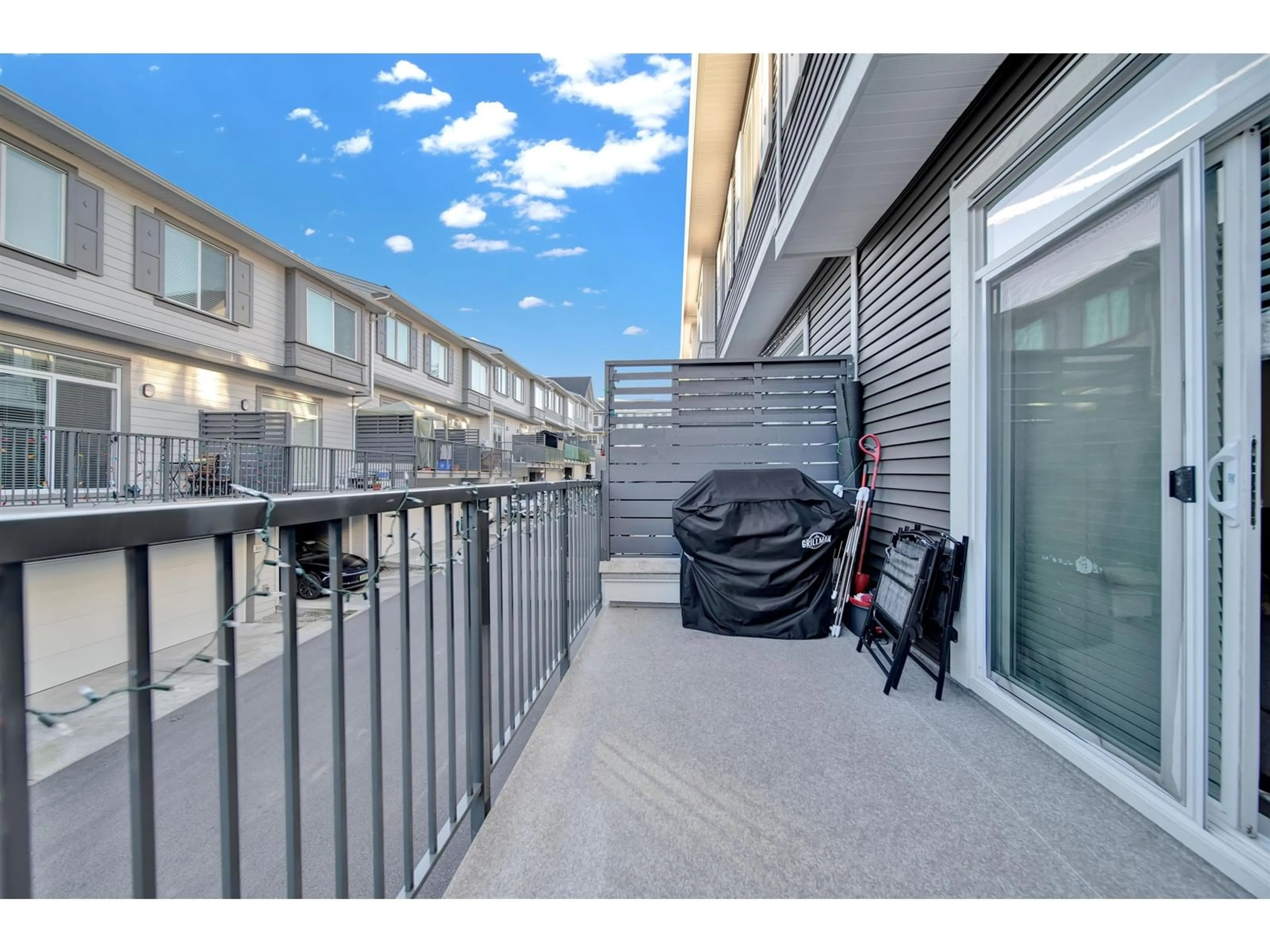 Patio, street for 159 - 8168 136A, Surrey British Columbia V3W2Z6