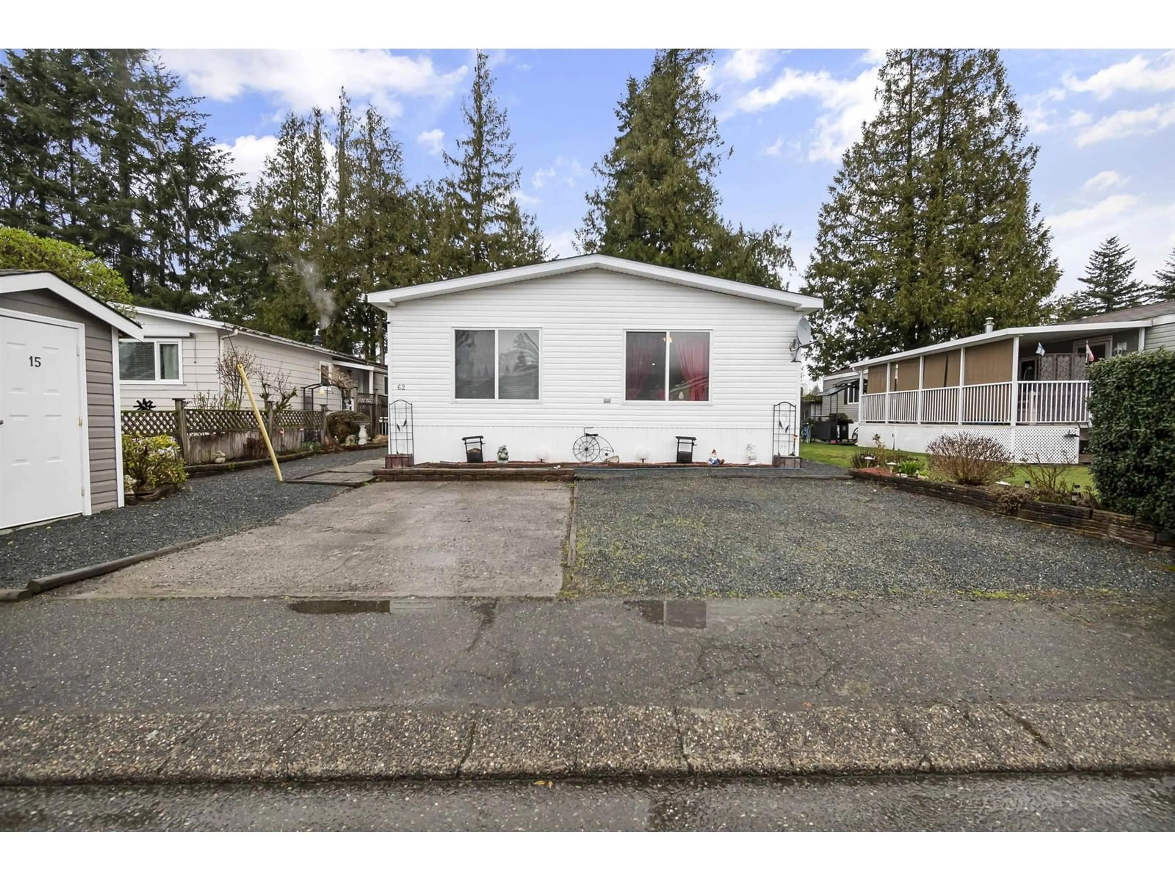 Home with vinyl exterior material, street for 62 - 6338 VEDDER ROAD, Chilliwack British Columbia V2R3R4