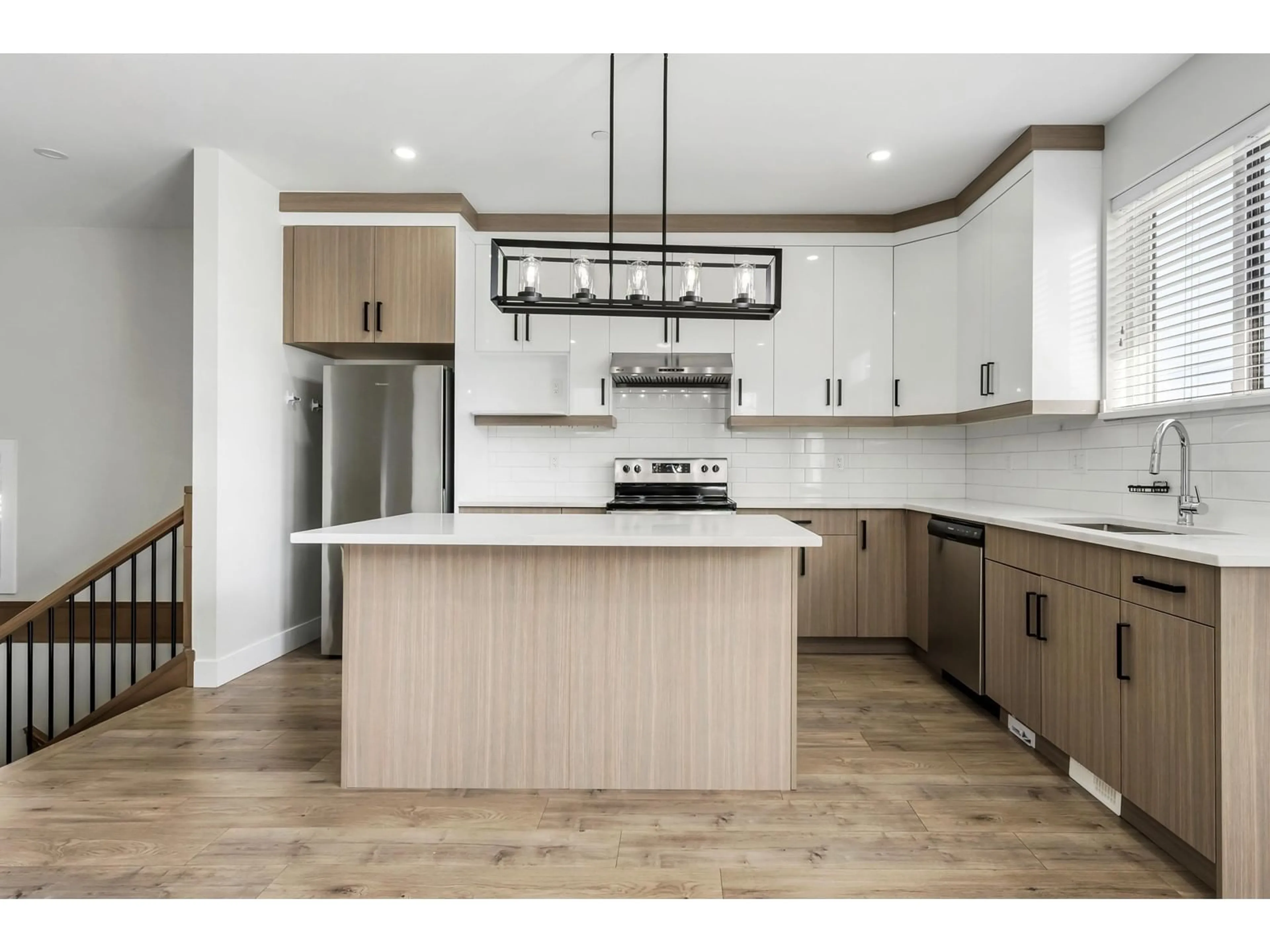 Open concept kitchen, unknown for 32927 3, Mission British Columbia V2V1N2