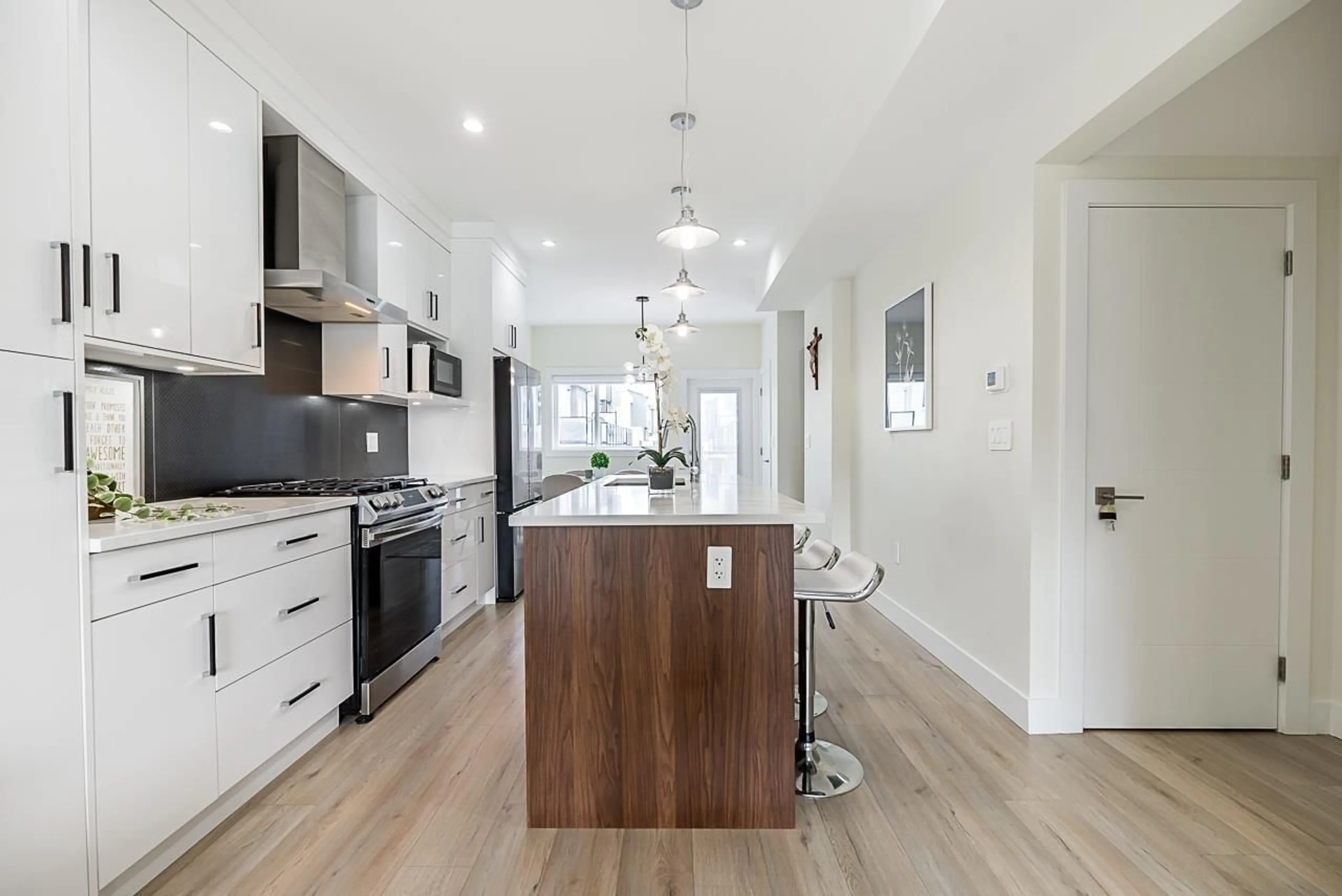 Open concept kitchen, unknown for 51 - 9652 162A, Surrey British Columbia V4N2E4