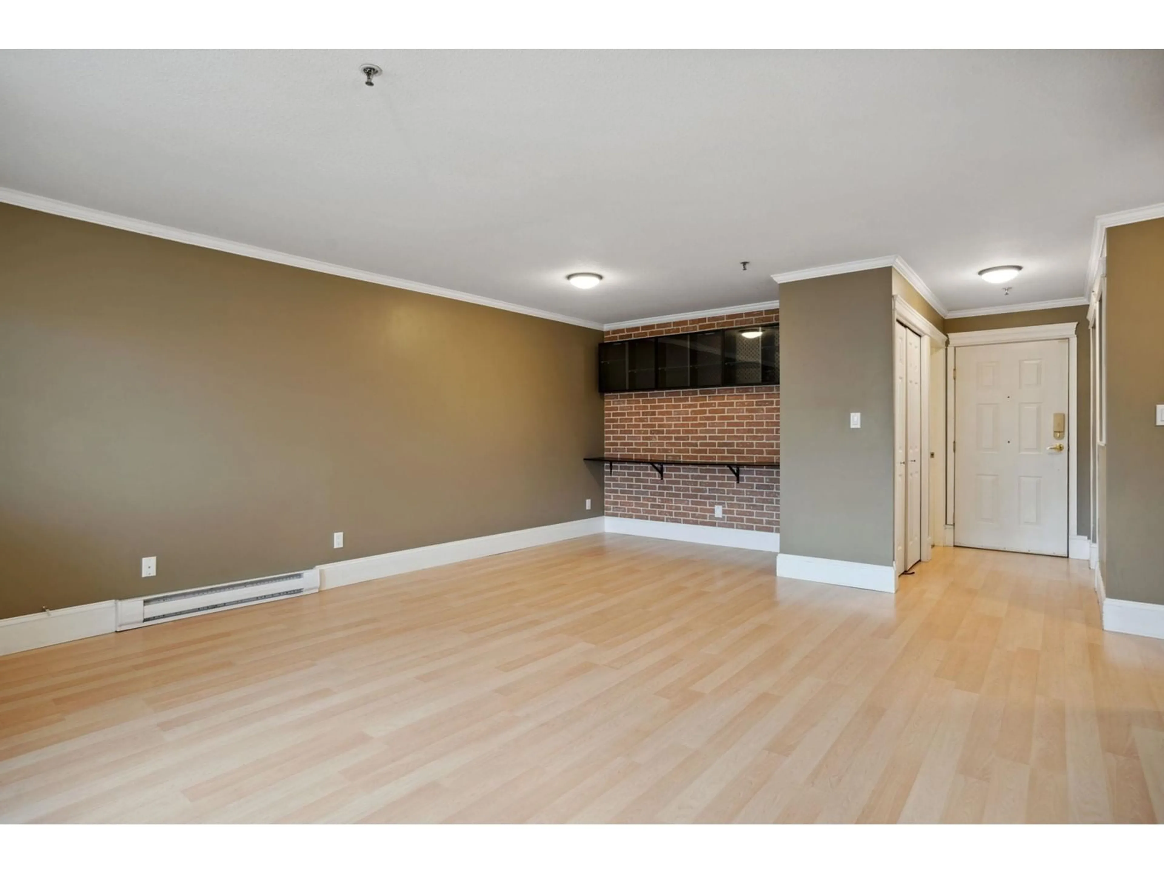 A pic of a room for 305 - 5710 201, Langley British Columbia V3A8A8