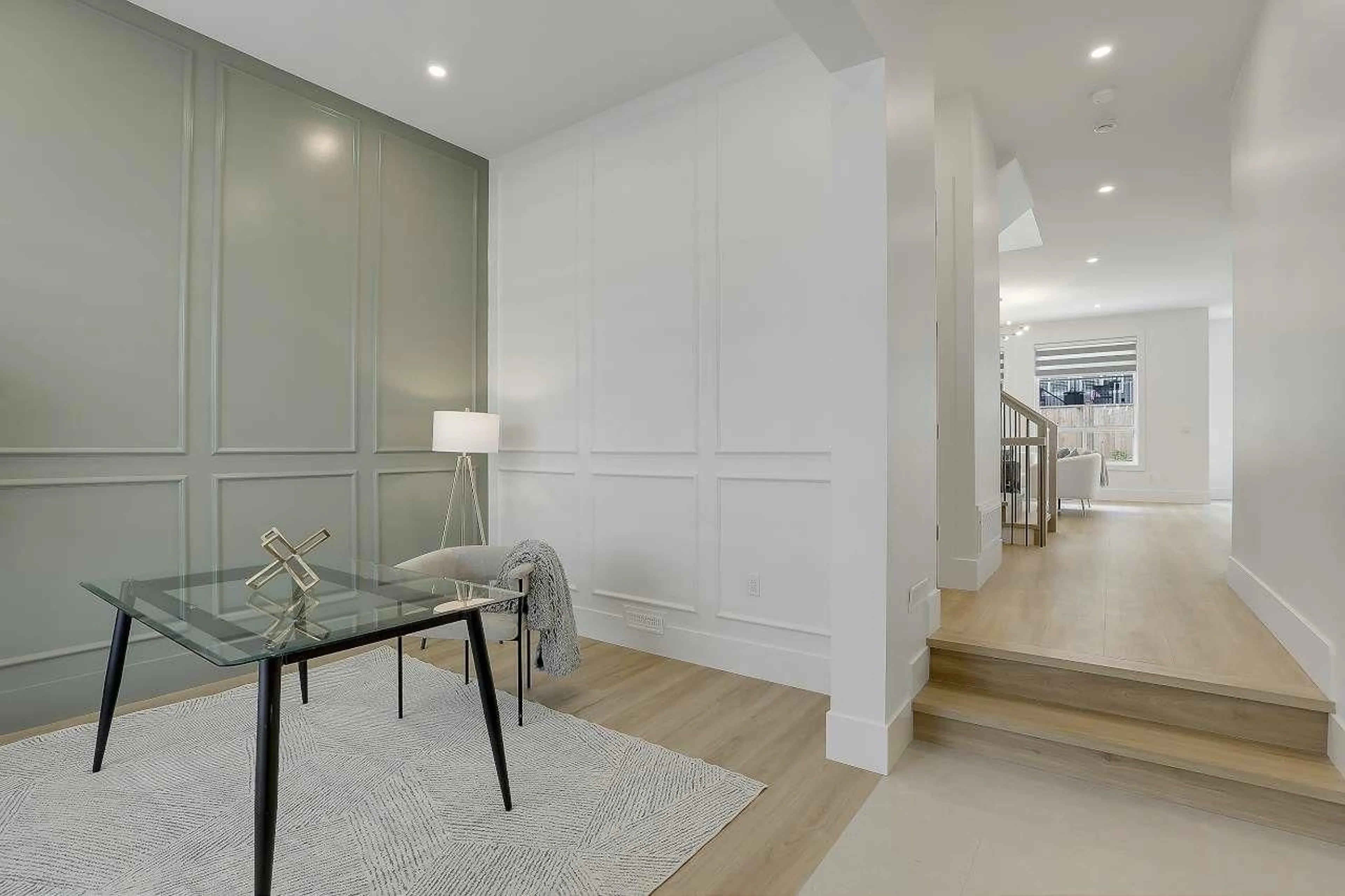 Indoor foyer for 19684 75, Langley British Columbia V2Y3R9