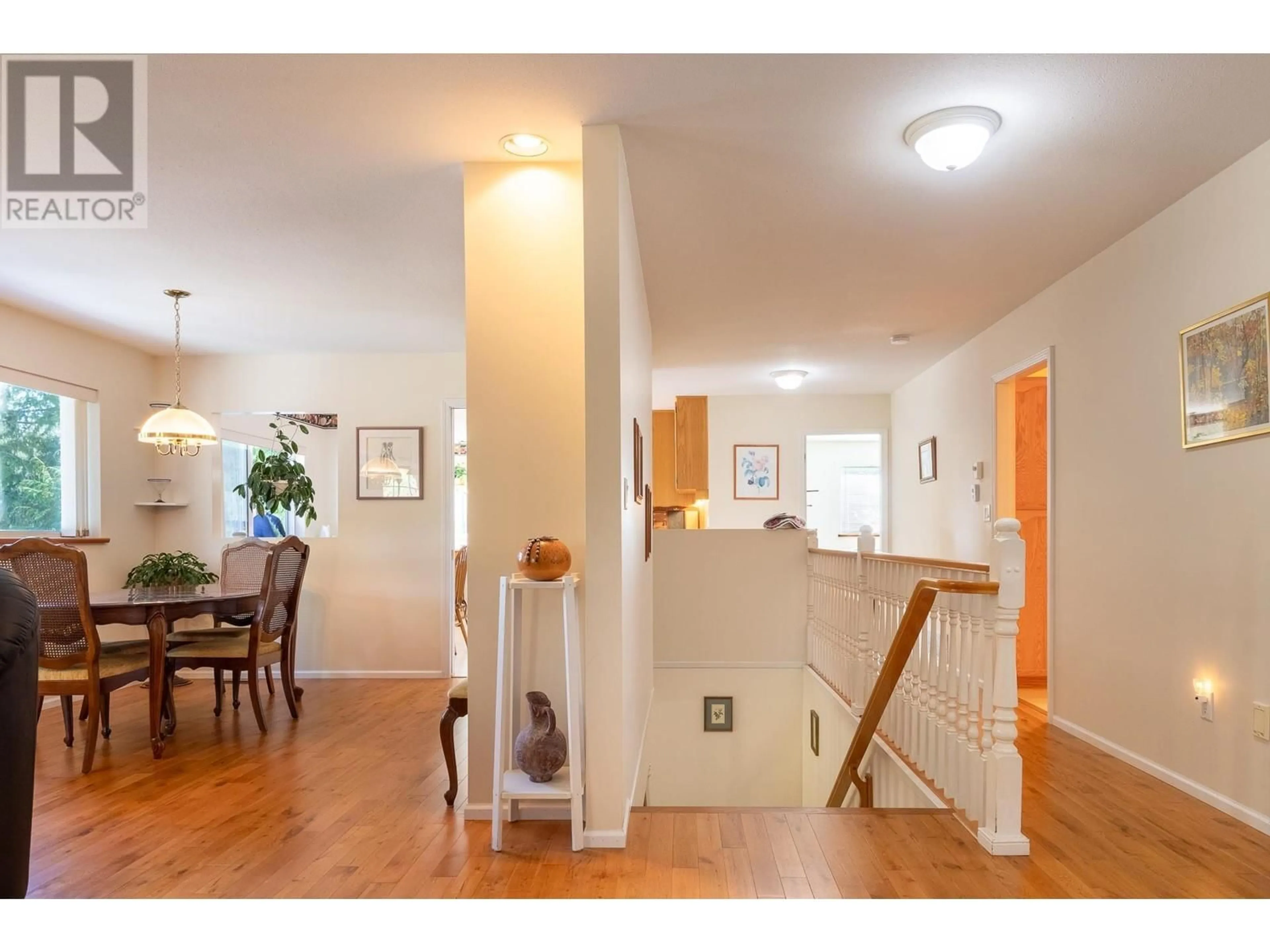 Indoor entryway for 6028 PARKVIEW PLACE, Sechelt British Columbia V7Z0L6