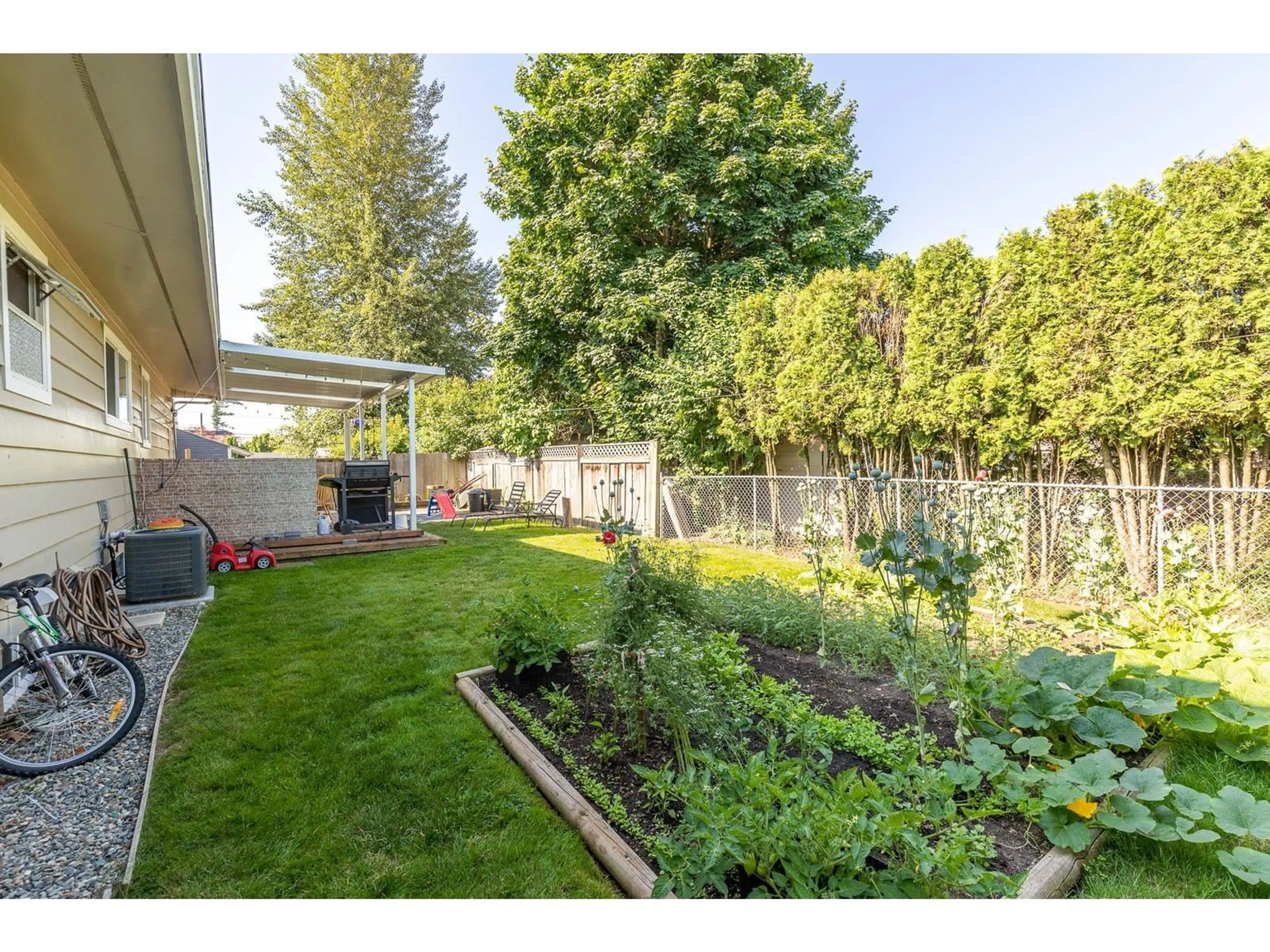 Patio, street for 2789 CENTENNIAL, Abbotsford British Columbia V2T2V4
