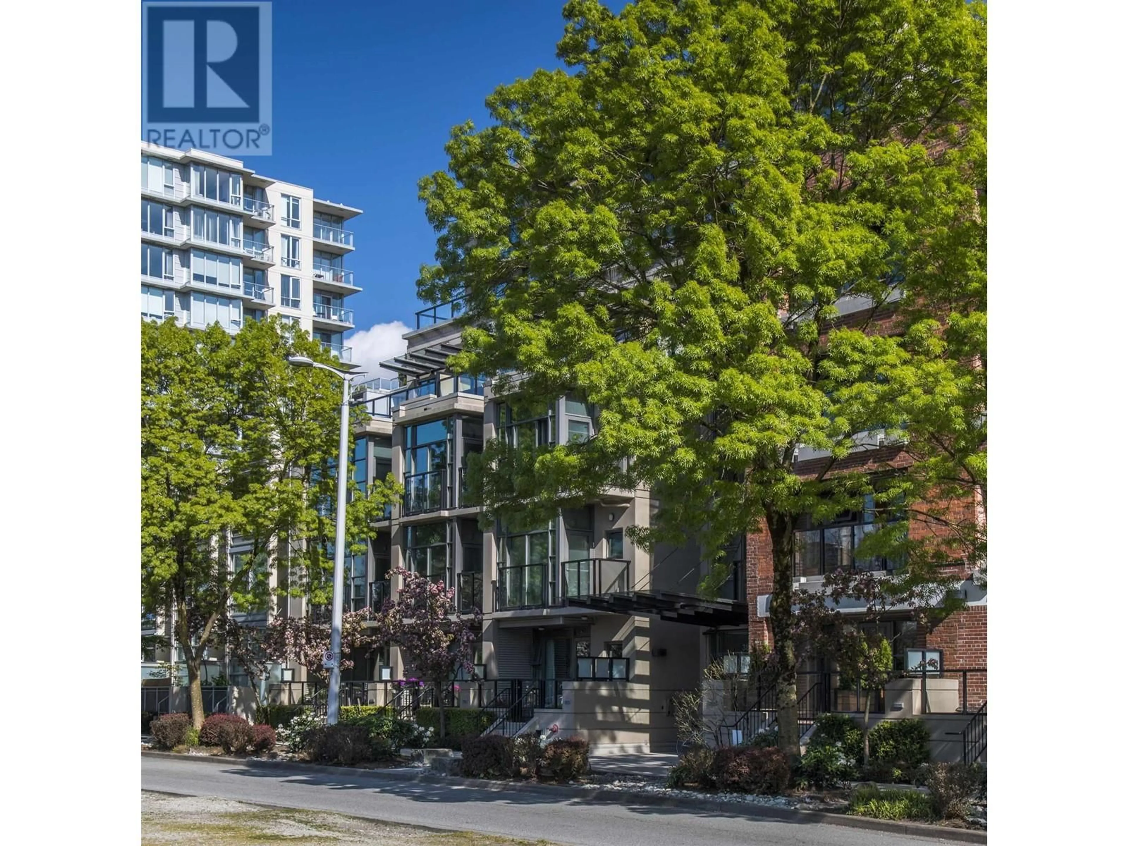 Unknown for 304 - 388 1ST AVENUE, Vancouver British Columbia V5Y0B2