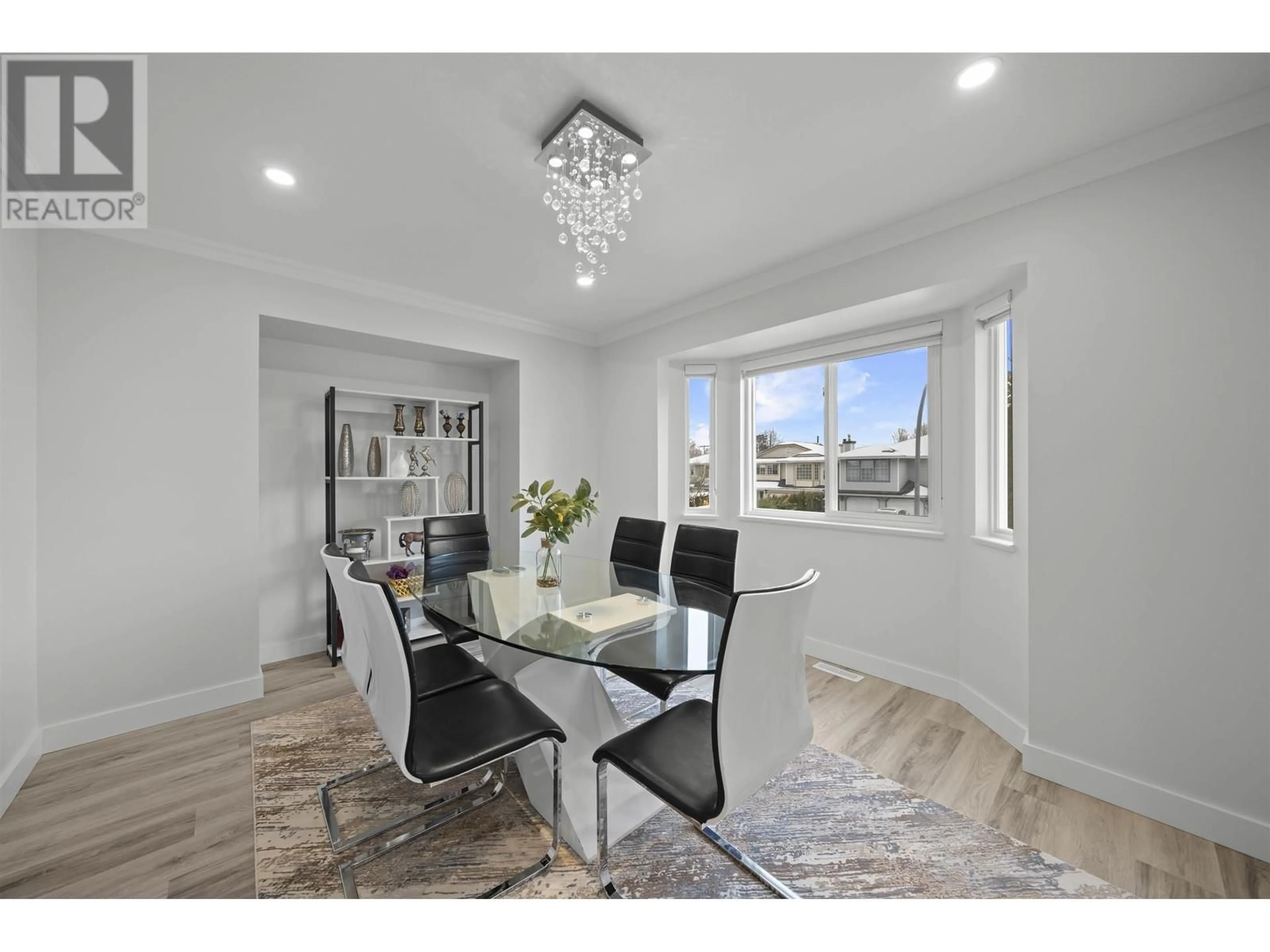 Dining room, wood/laminate floor for 685 PENDER PLACE, Port Coquitlam British Columbia V3B7M2