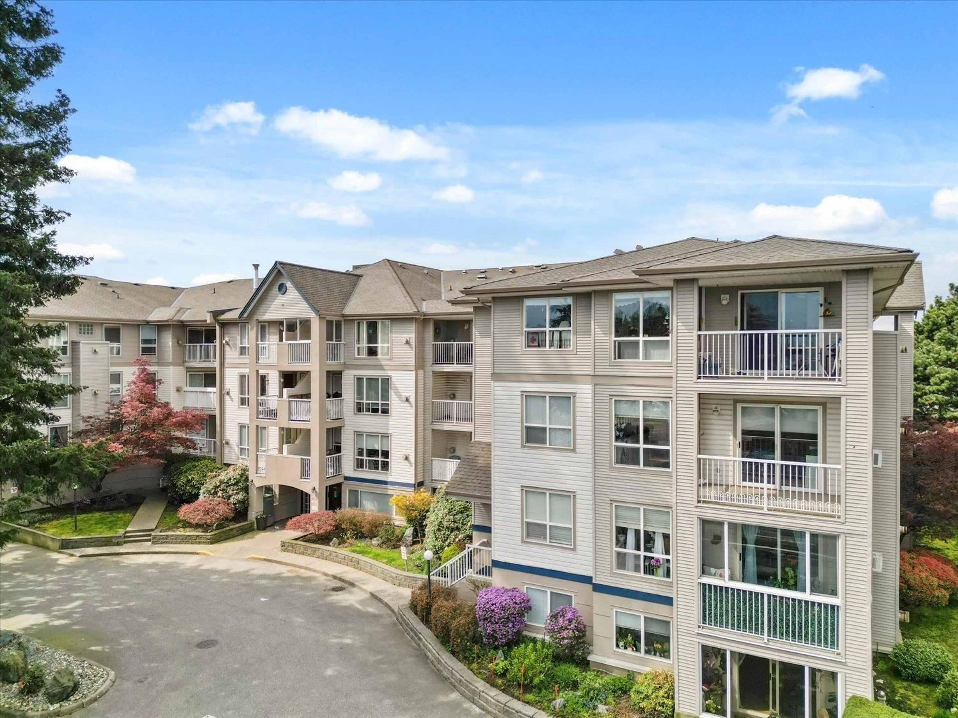 A pic from outside/outdoor area/front of a property/back of a property/a pic from drone, unknown for 401 - 9165 BROADWAY STREET, Chilliwack British Columbia V2P7Z8