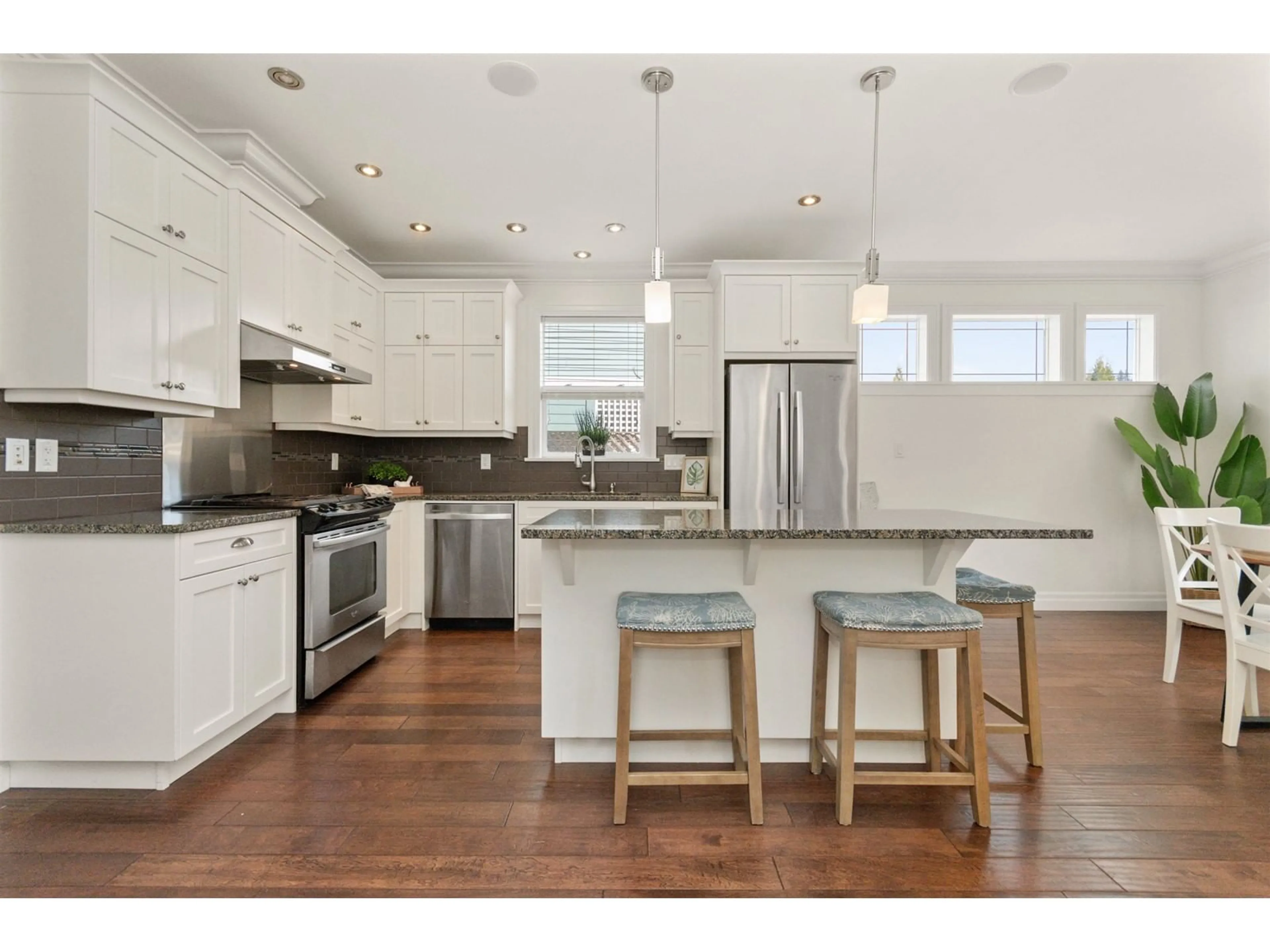 Open concept kitchen, unknown for 45252 CHEHALIS DRIVE, Chilliwack British Columbia V2R0R2