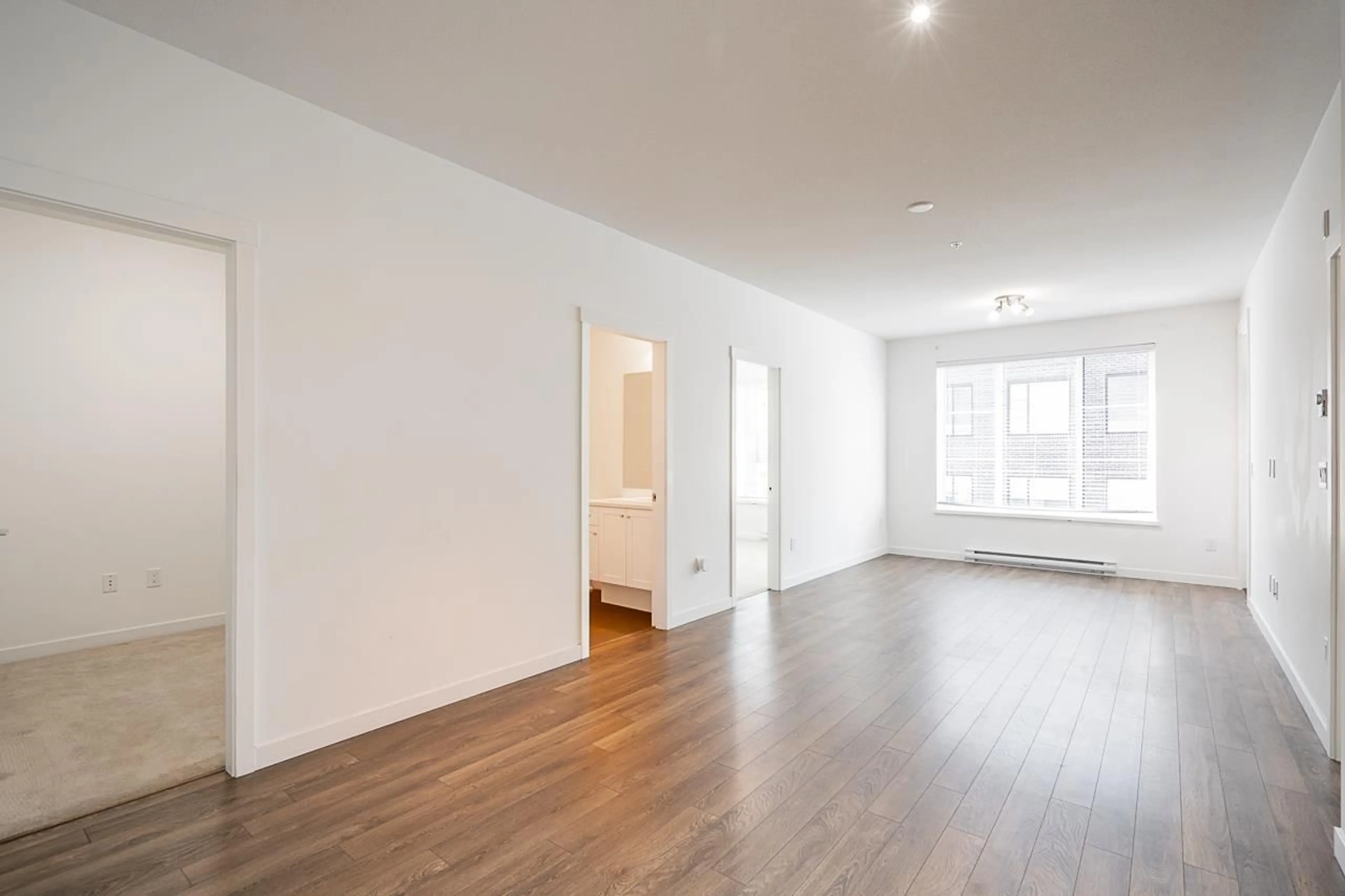 A pic of a room for 404 - 15825 85, Surrey British Columbia V4N6W9