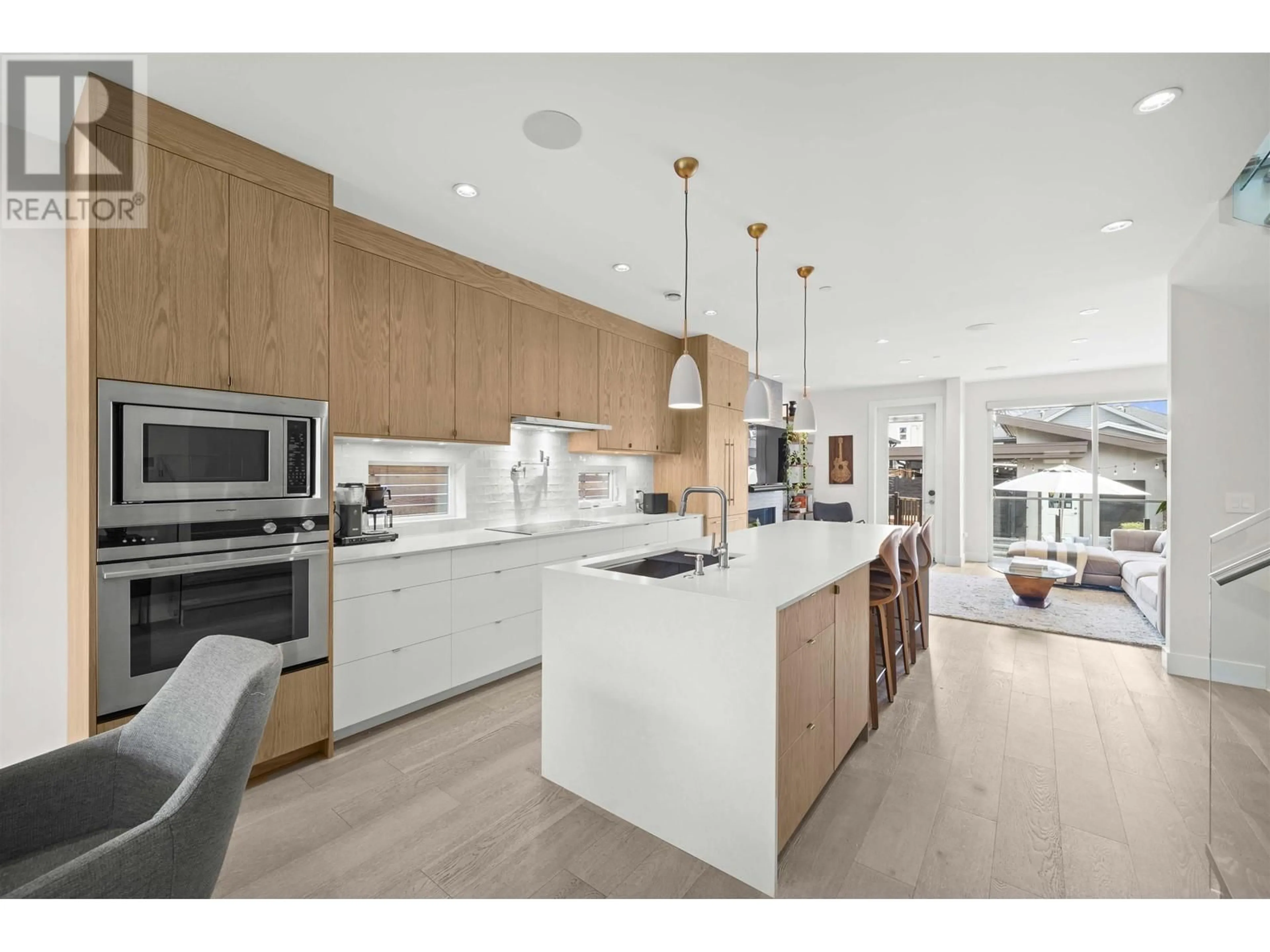 Open concept kitchen, unknown for 413 KEITH ROAD, North Vancouver British Columbia V7M1M2