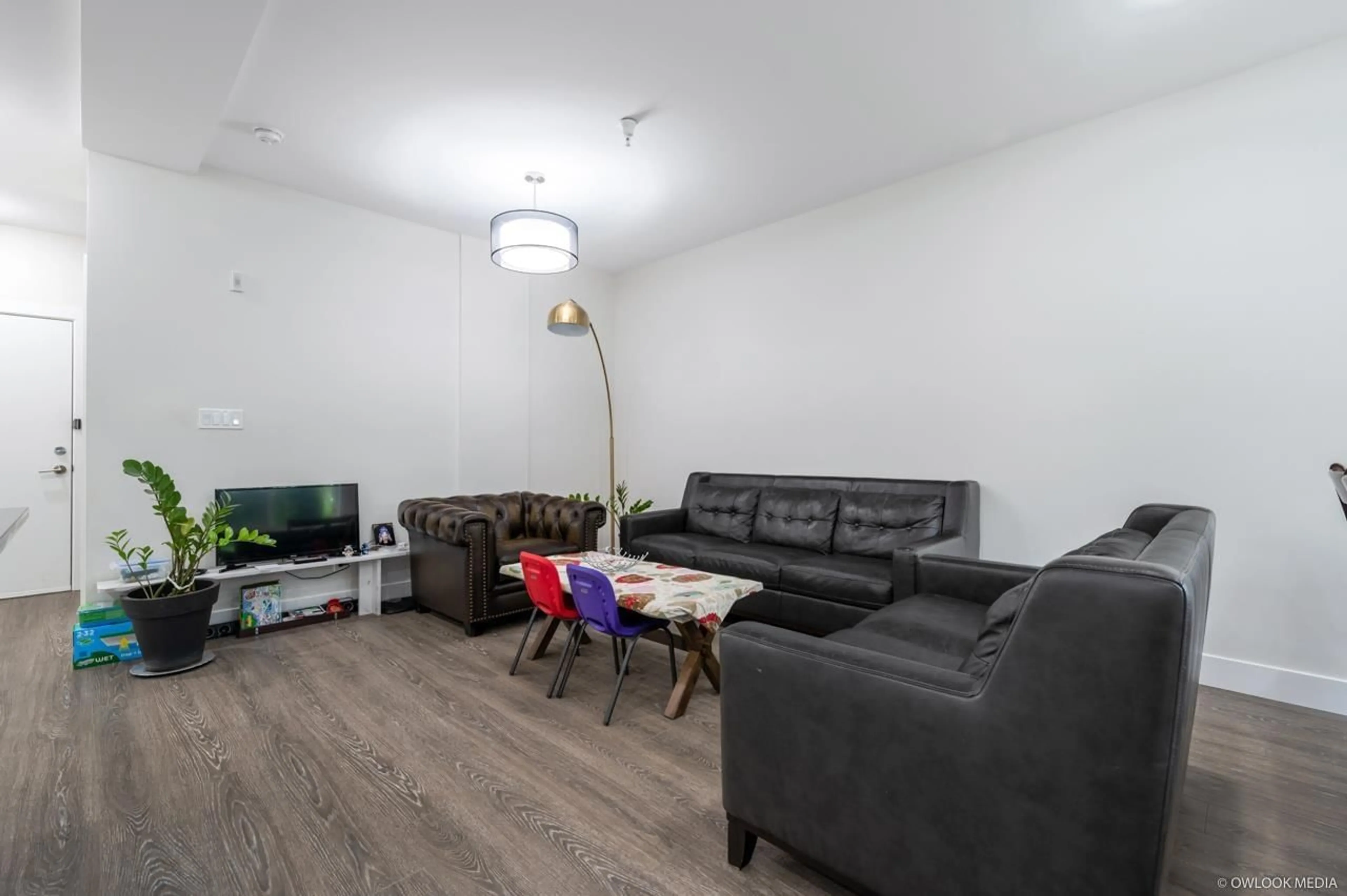Living room with furniture, unknown for 119 - 15351 101, Surrey British Columbia V3R0G2