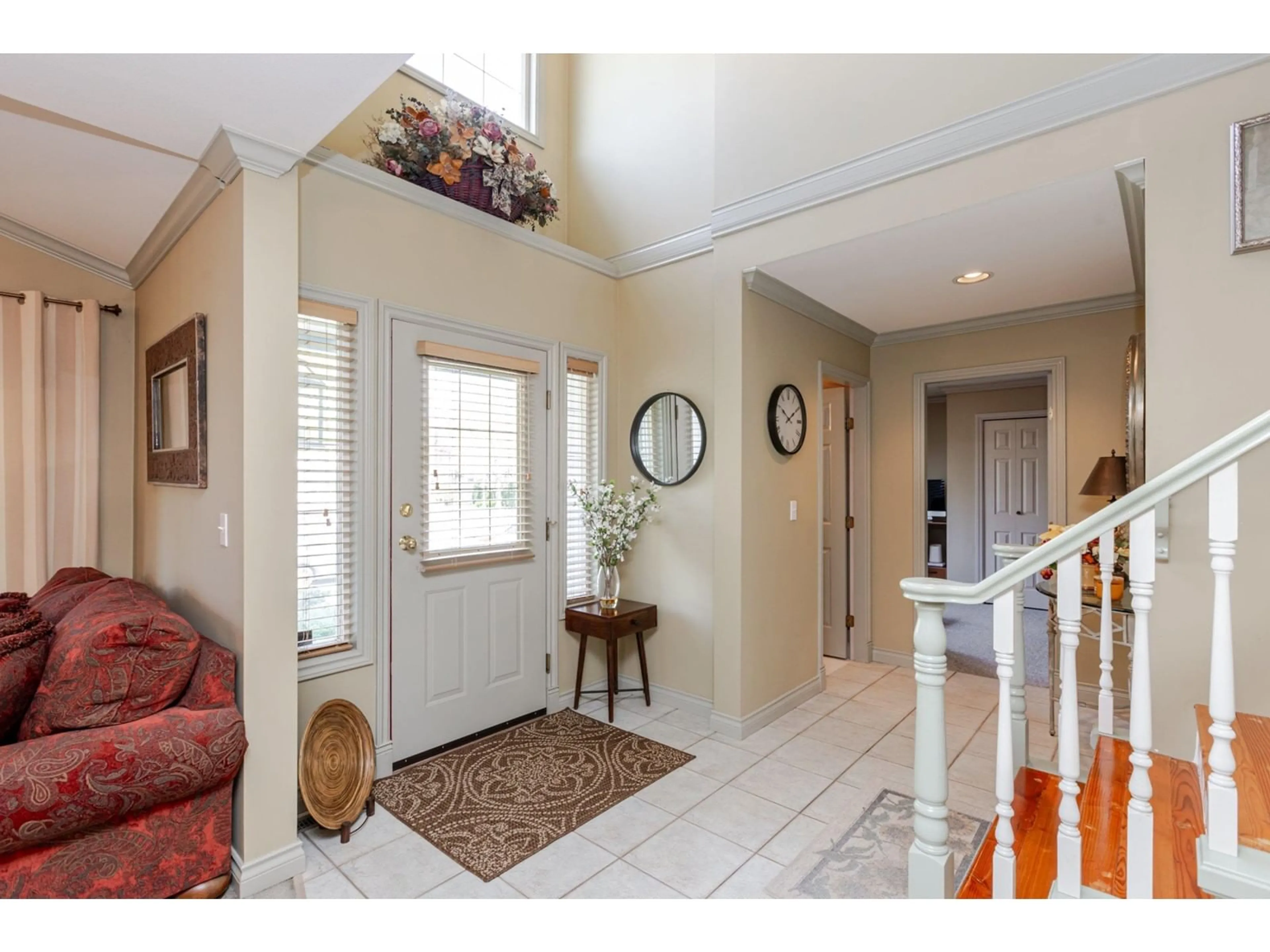 Indoor entryway for 15472 110, Surrey British Columbia V3R0X1
