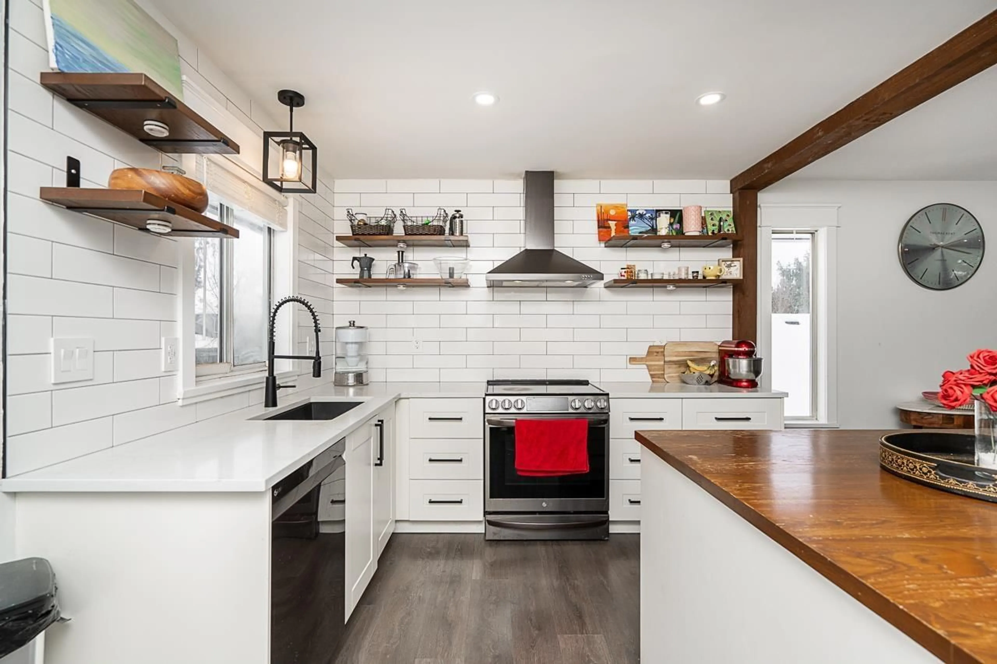 Open concept kitchen, ceramic/tile floor for 6074 188 STREET, Surrey British Columbia V3S7V9