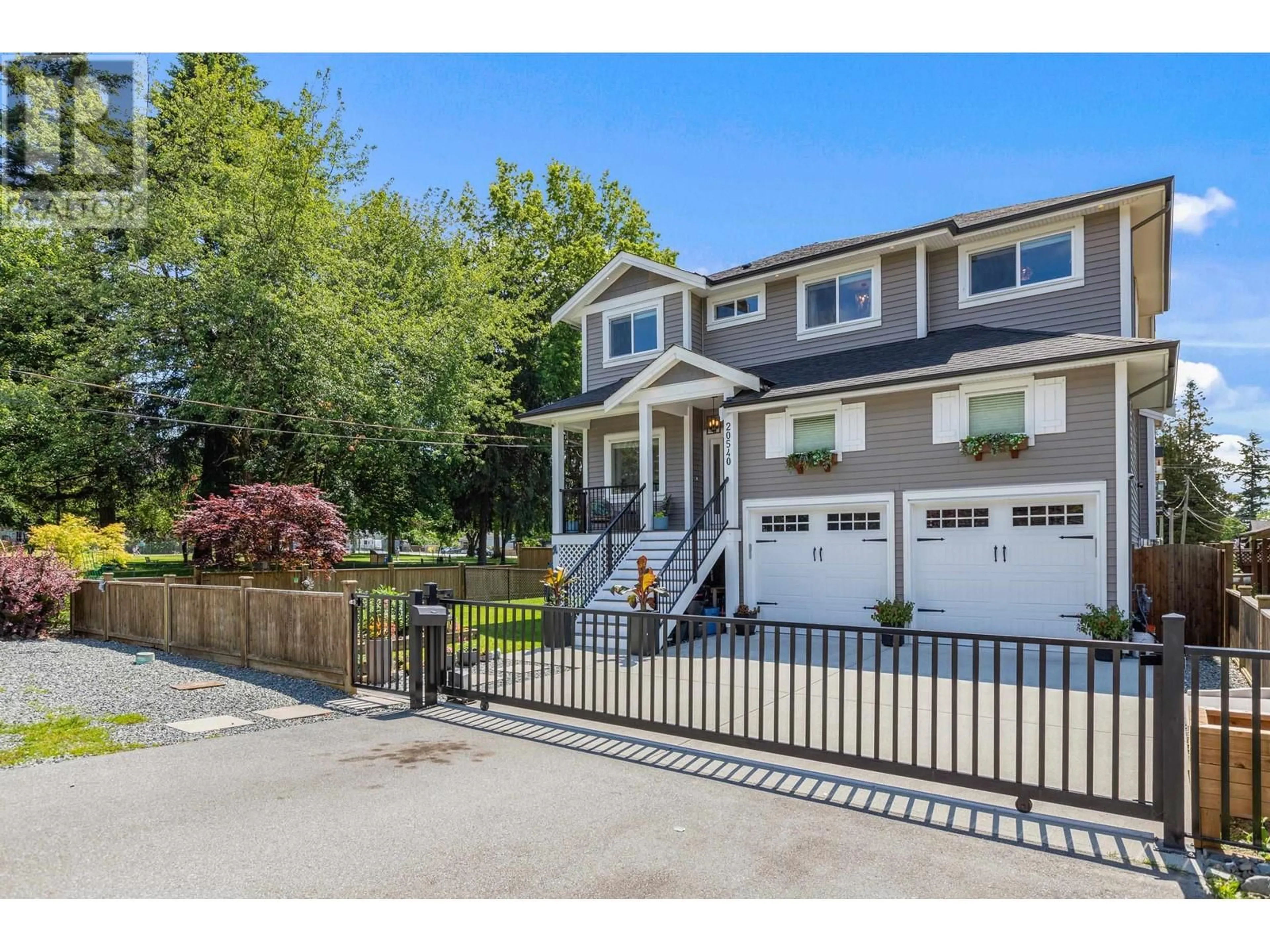 Home with vinyl exterior material, street for 20540 114 AVENUE, Maple Ridge British Columbia V2X1J3