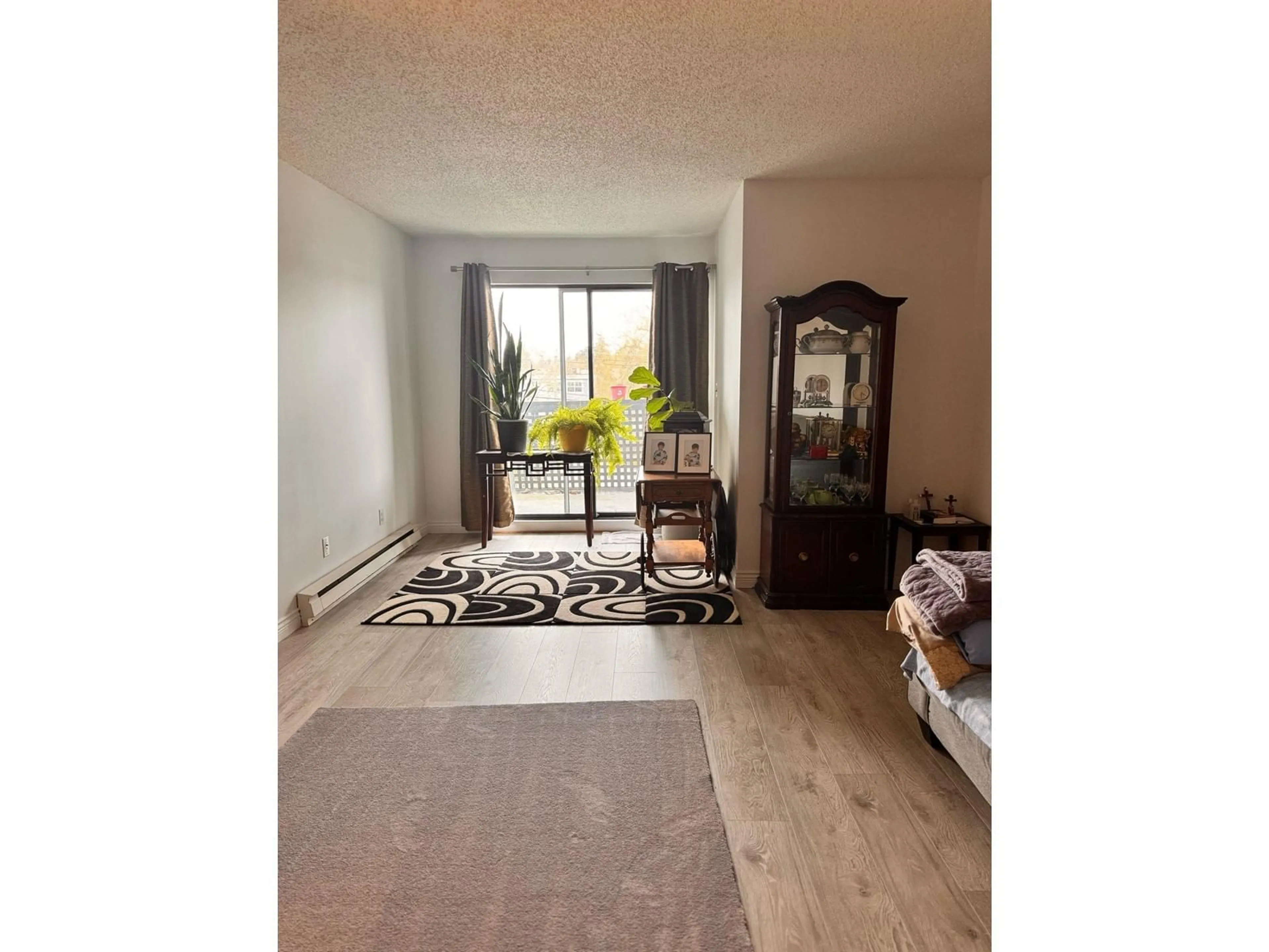 A pic of a room for 204 - 17661 58A, Surrey British Columbia V3S1N4