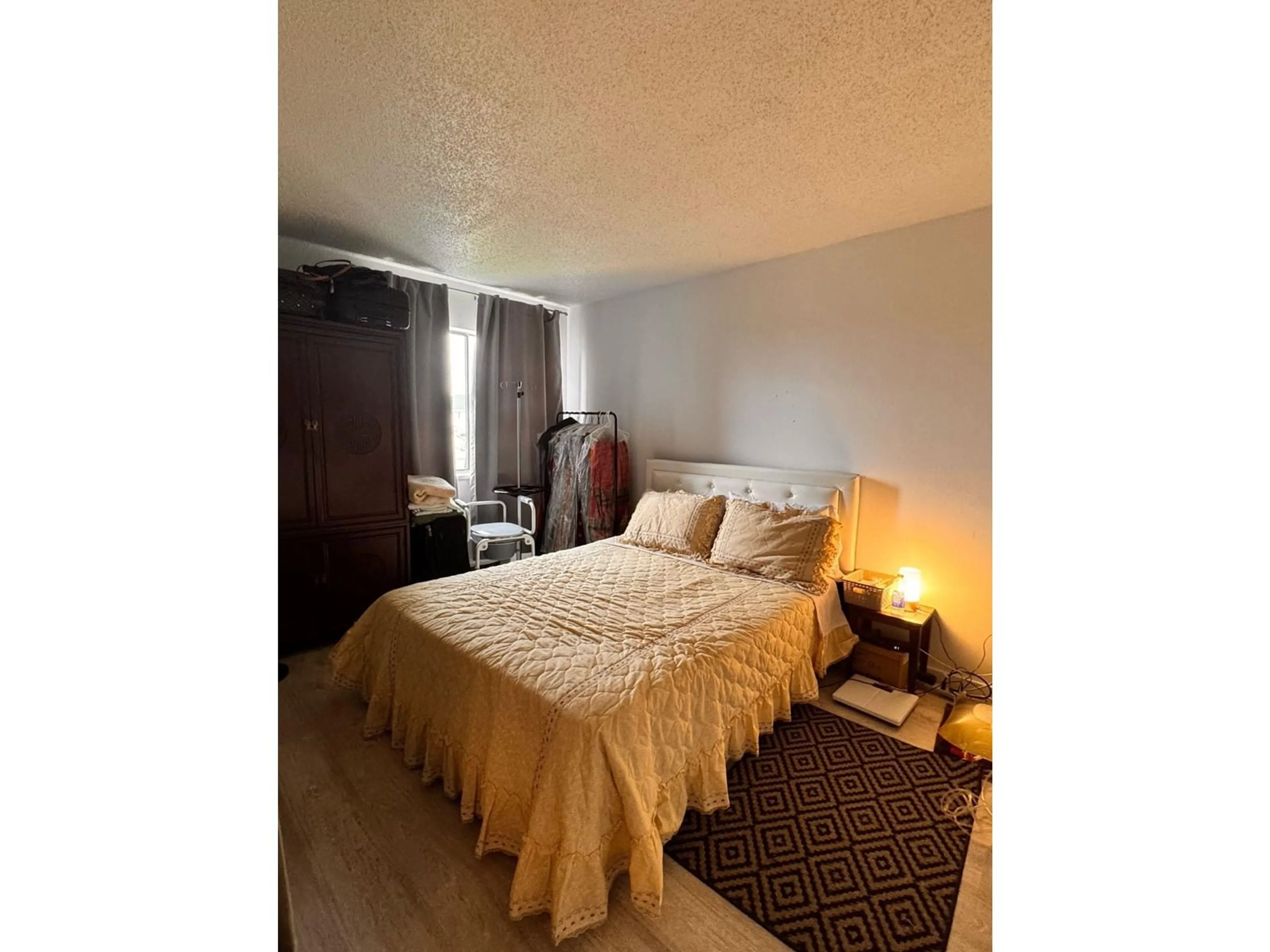 A pic of a room for 204 - 17661 58A, Surrey British Columbia V3S1N4