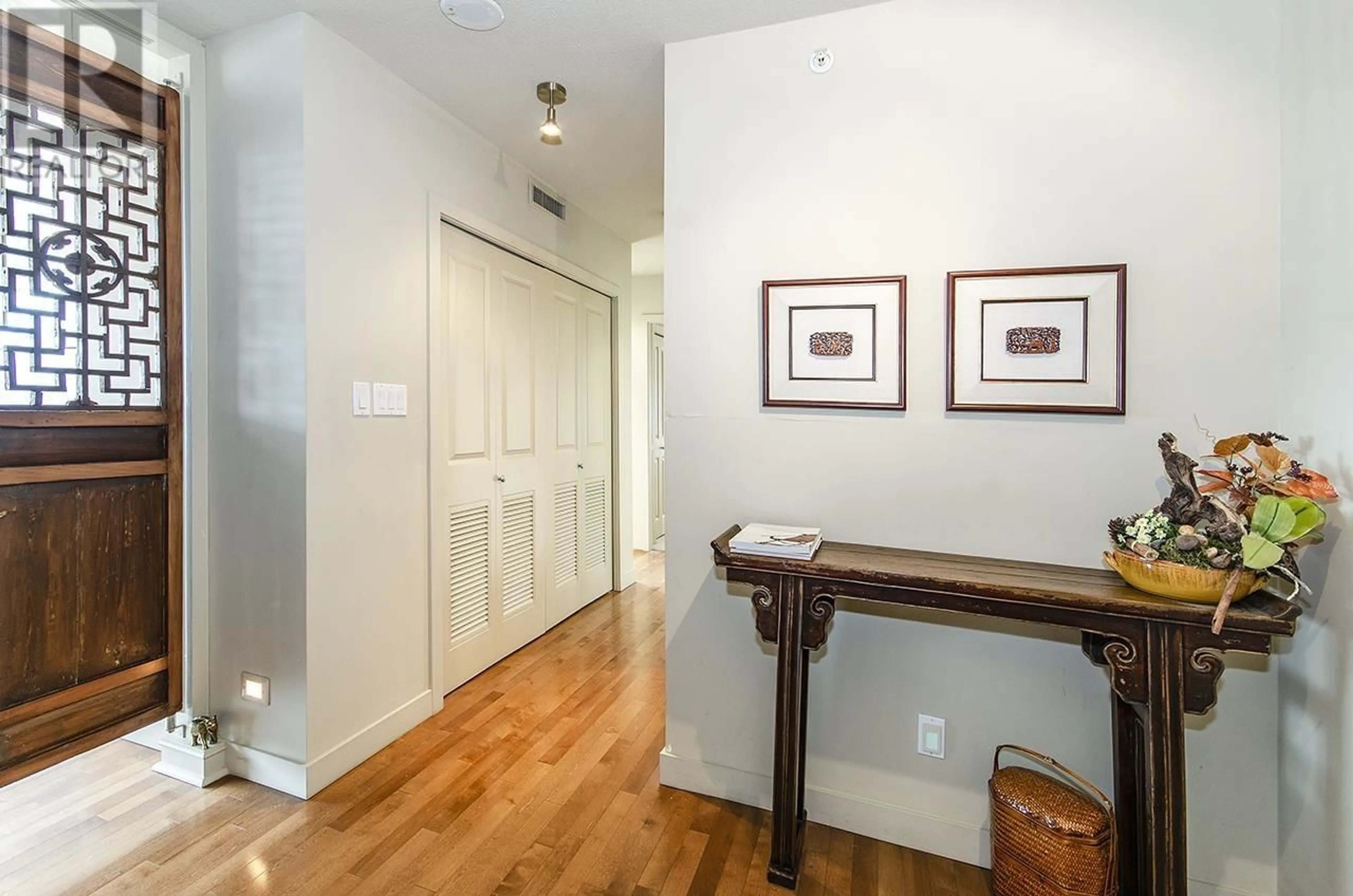 Indoor entryway for 1802 - 9133 HEMLOCK DRIVE, Richmond British Columbia V6Y4J9