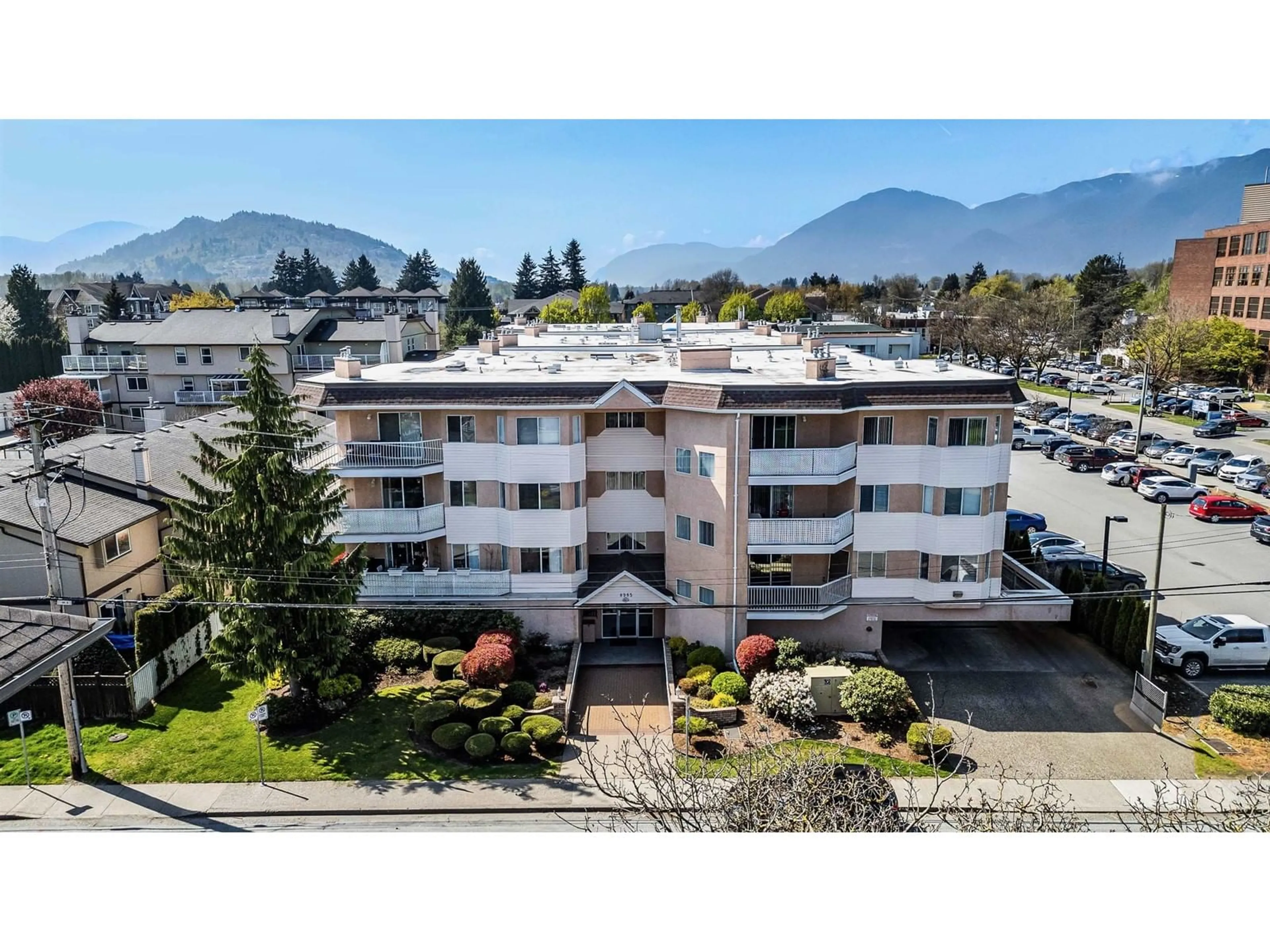 A pic from outside/outdoor area/front of a property/back of a property/a pic from drone, mountain view for 214 - 8985 MARY STREET, Chilliwack British Columbia V2P4J4